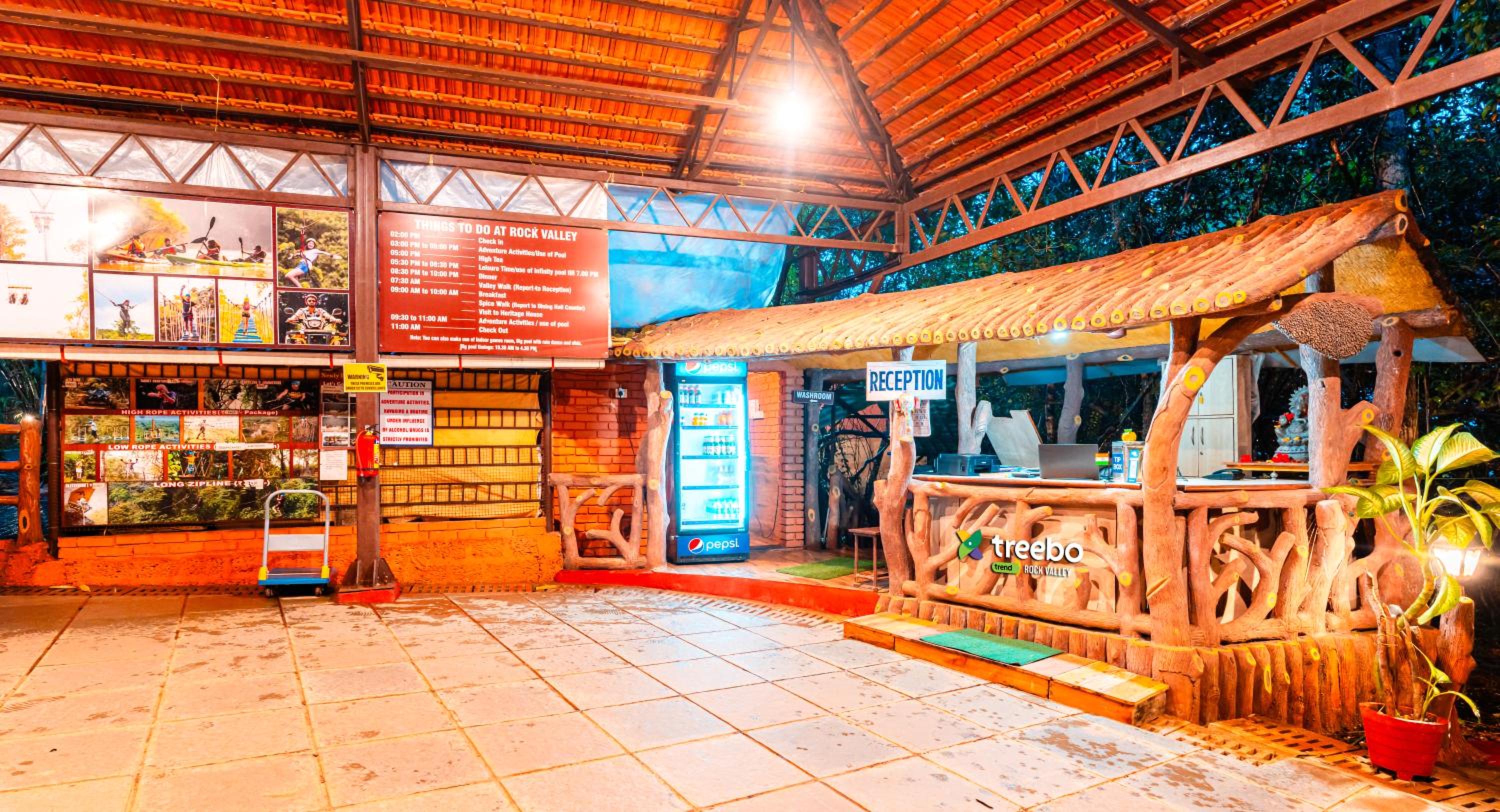 Lobby & Reception