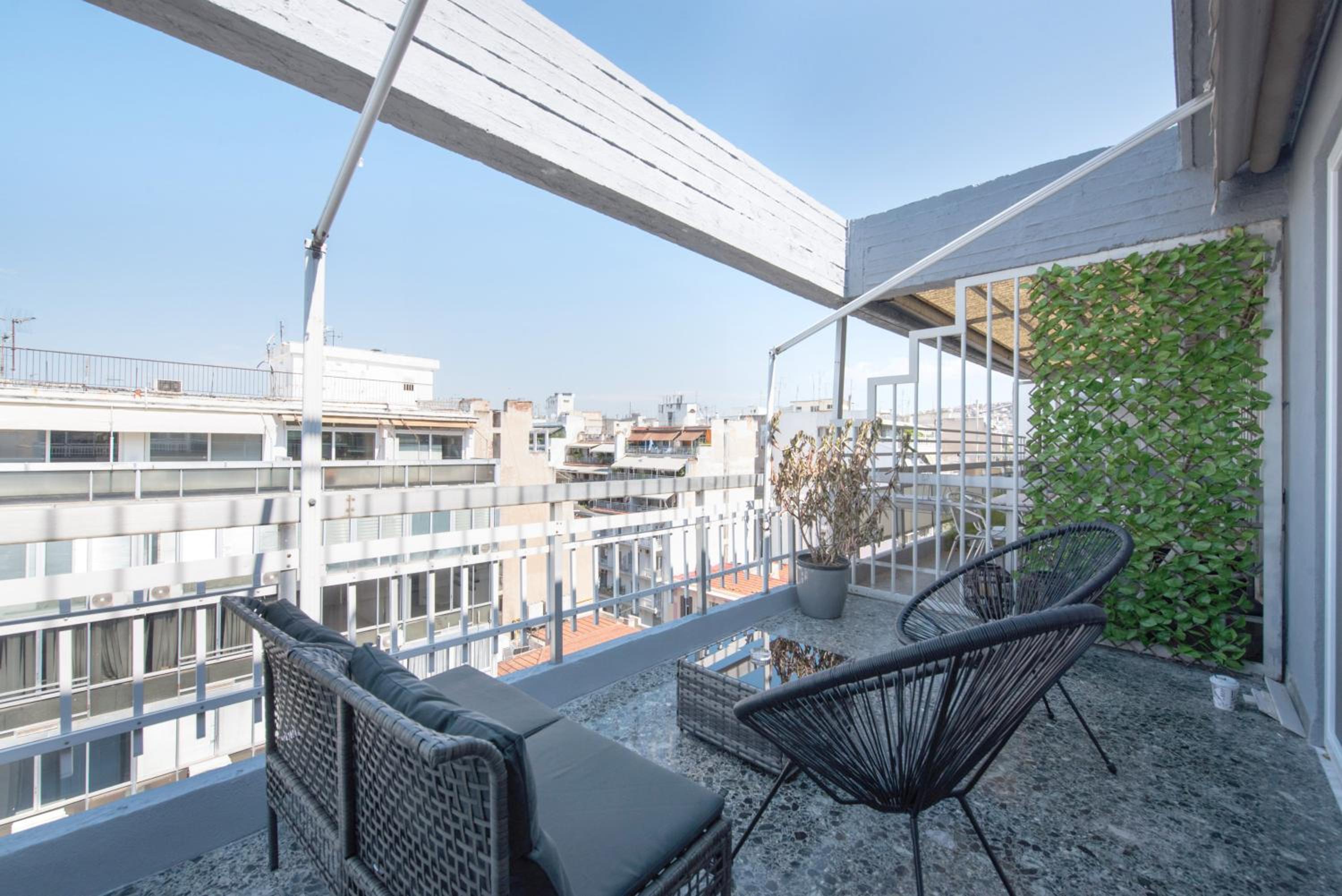Daphne by halu! : Downtown family penthouse view 5