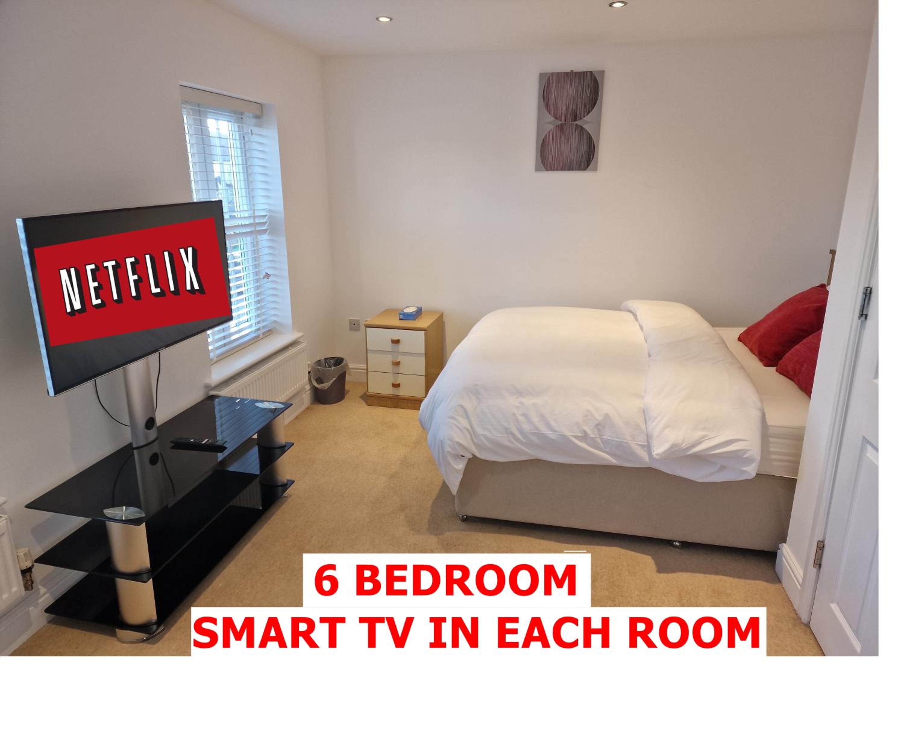 NightRest Homes 6 Bedroom House- Smart TV In each Room - Parking - Wifi -Milton Keynes view 2