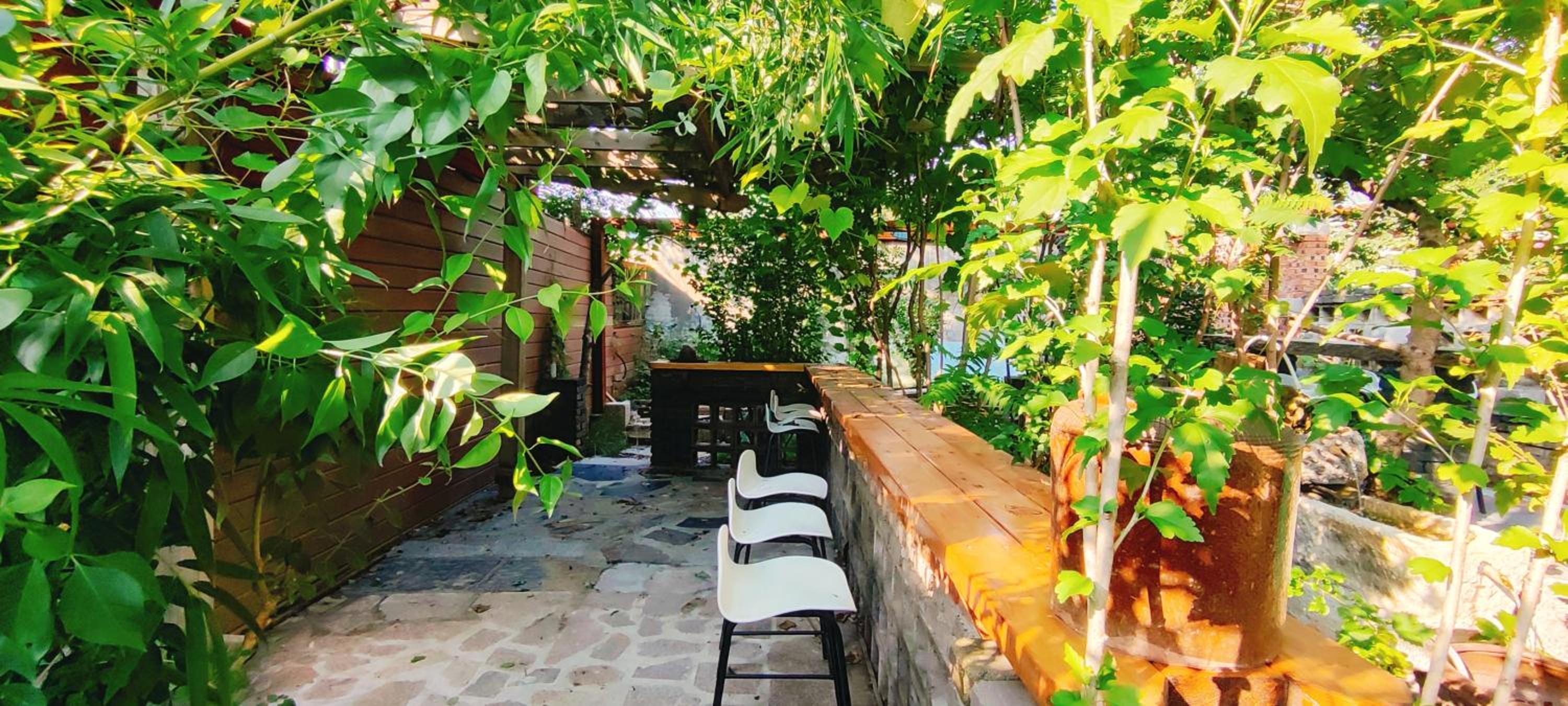 B&B under Great Wall