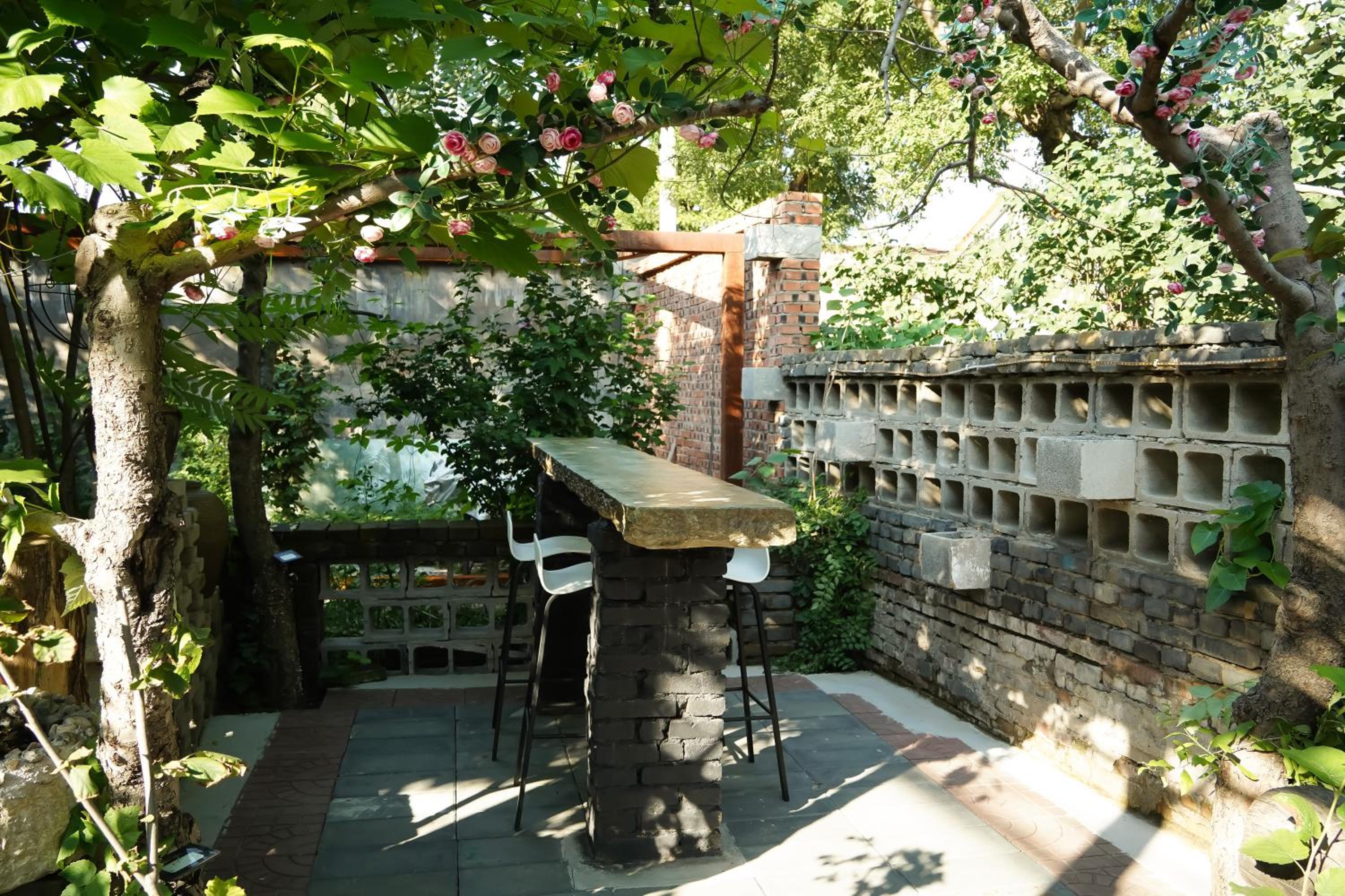 B&B under Great Wall