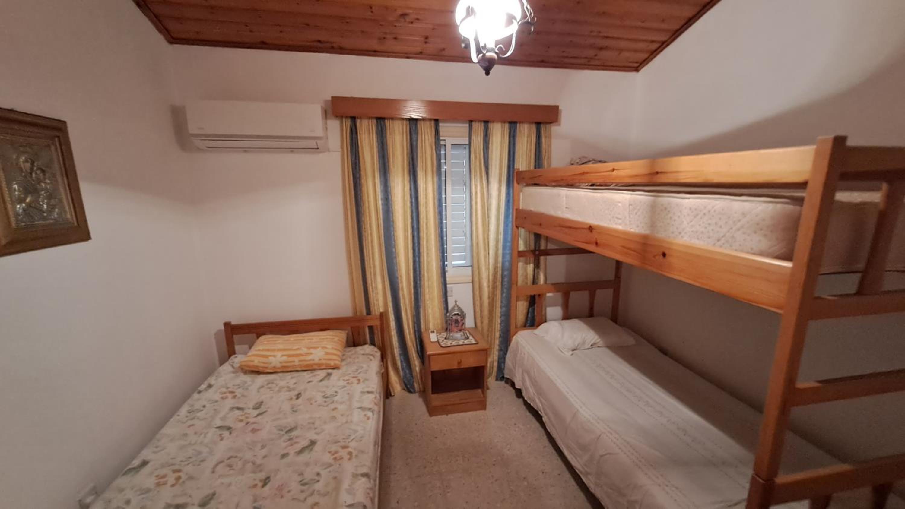 Manors Seaside 2BR House 100m from the Beach & Free Parking