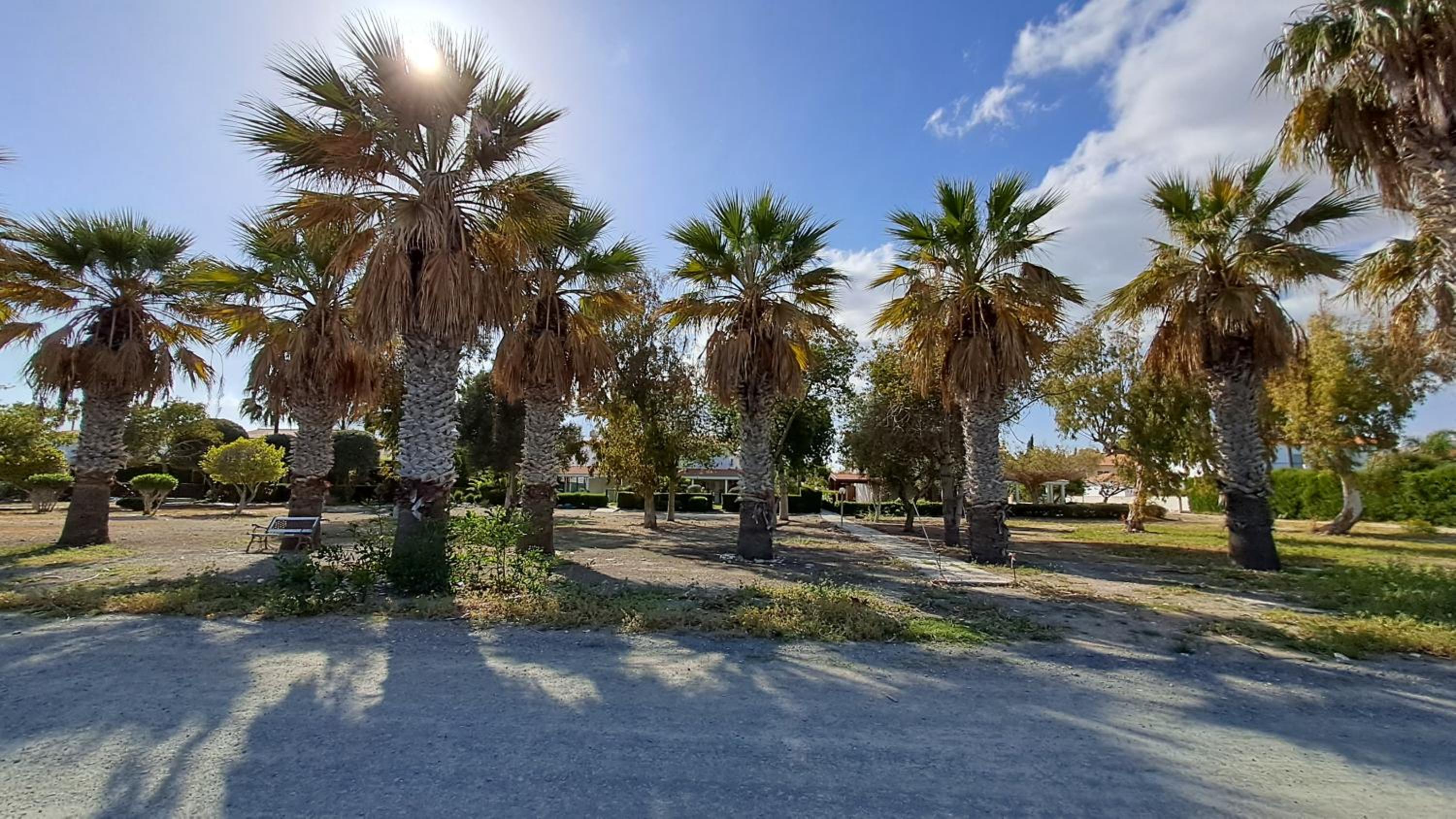 Manors Seaside 2BR House 100m from the Beach & Free Parking