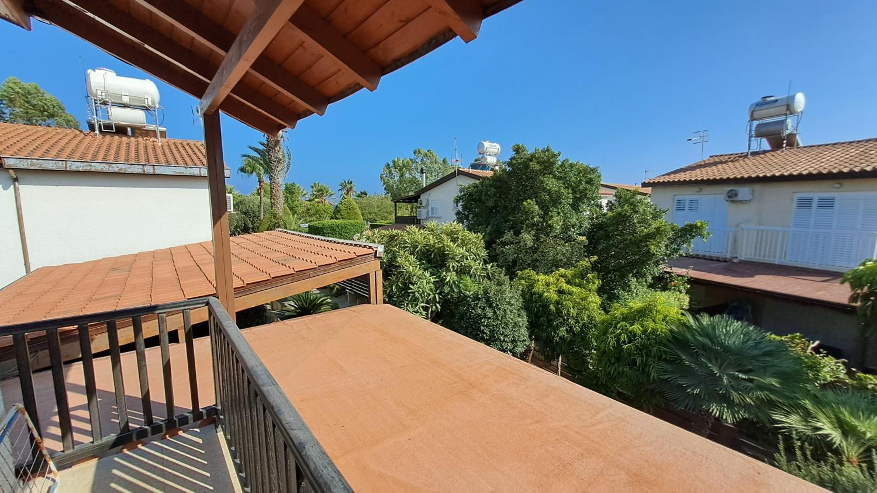 Manors Seaside 2BR House 100m from the Beach & Free Parking
