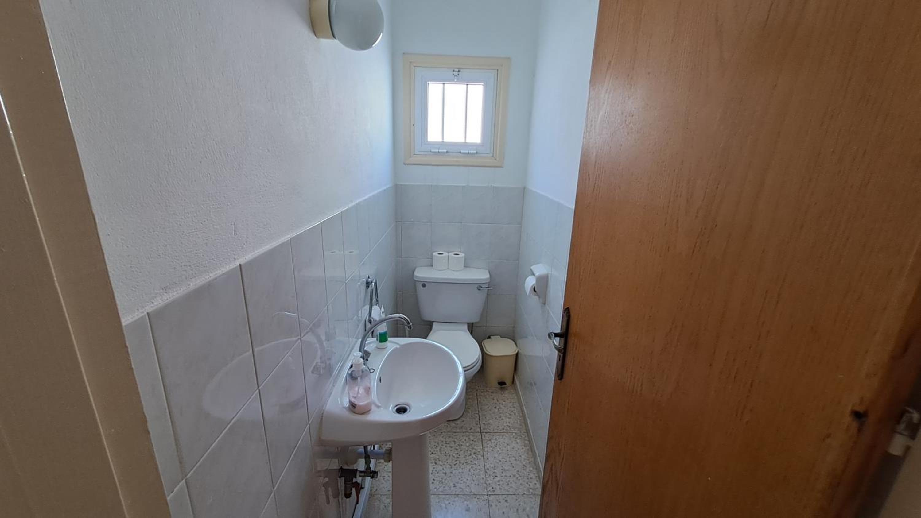 Manors Seaside 2BR House 100m from the Beach & Free Parking