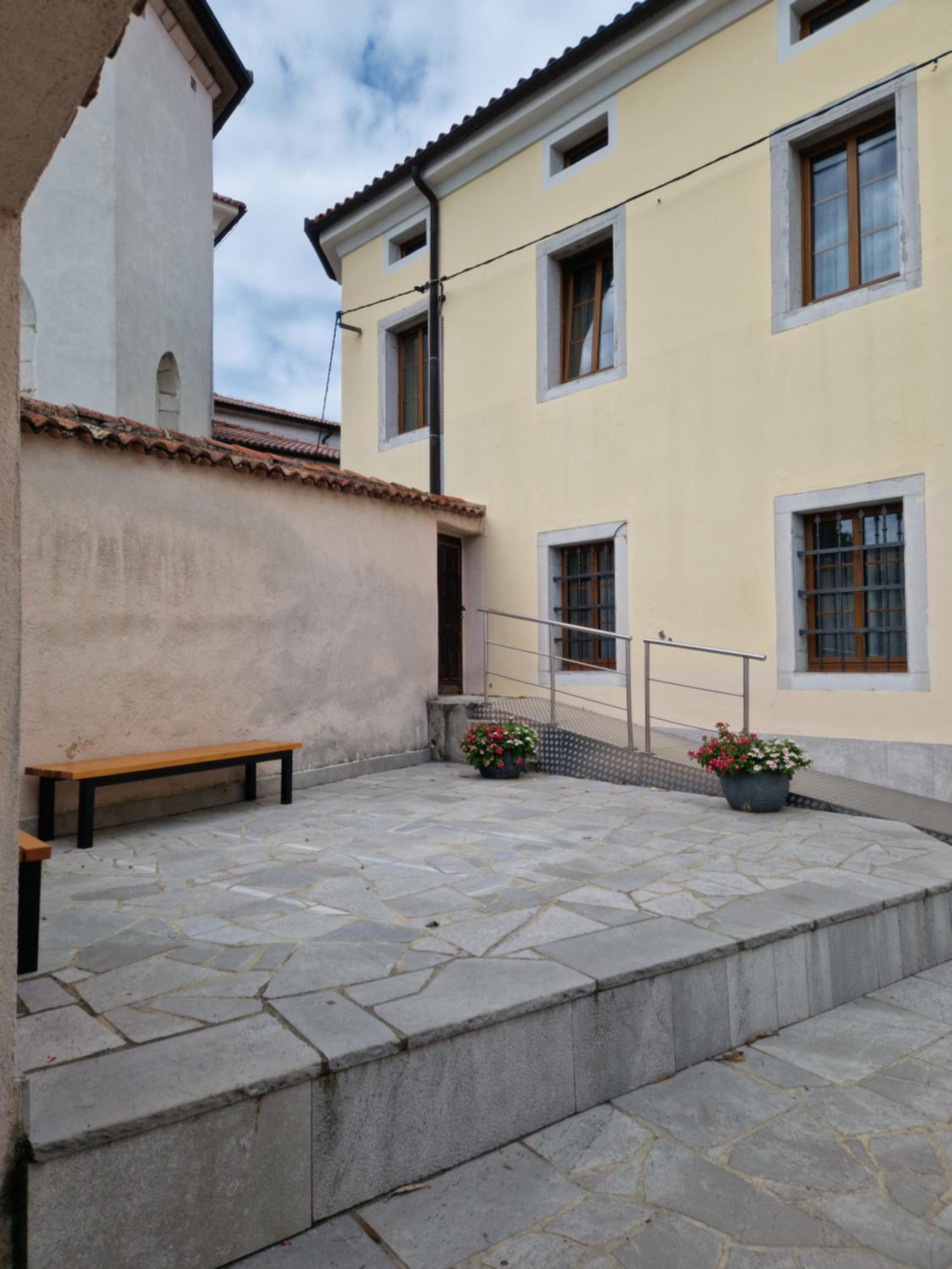 Photo 7