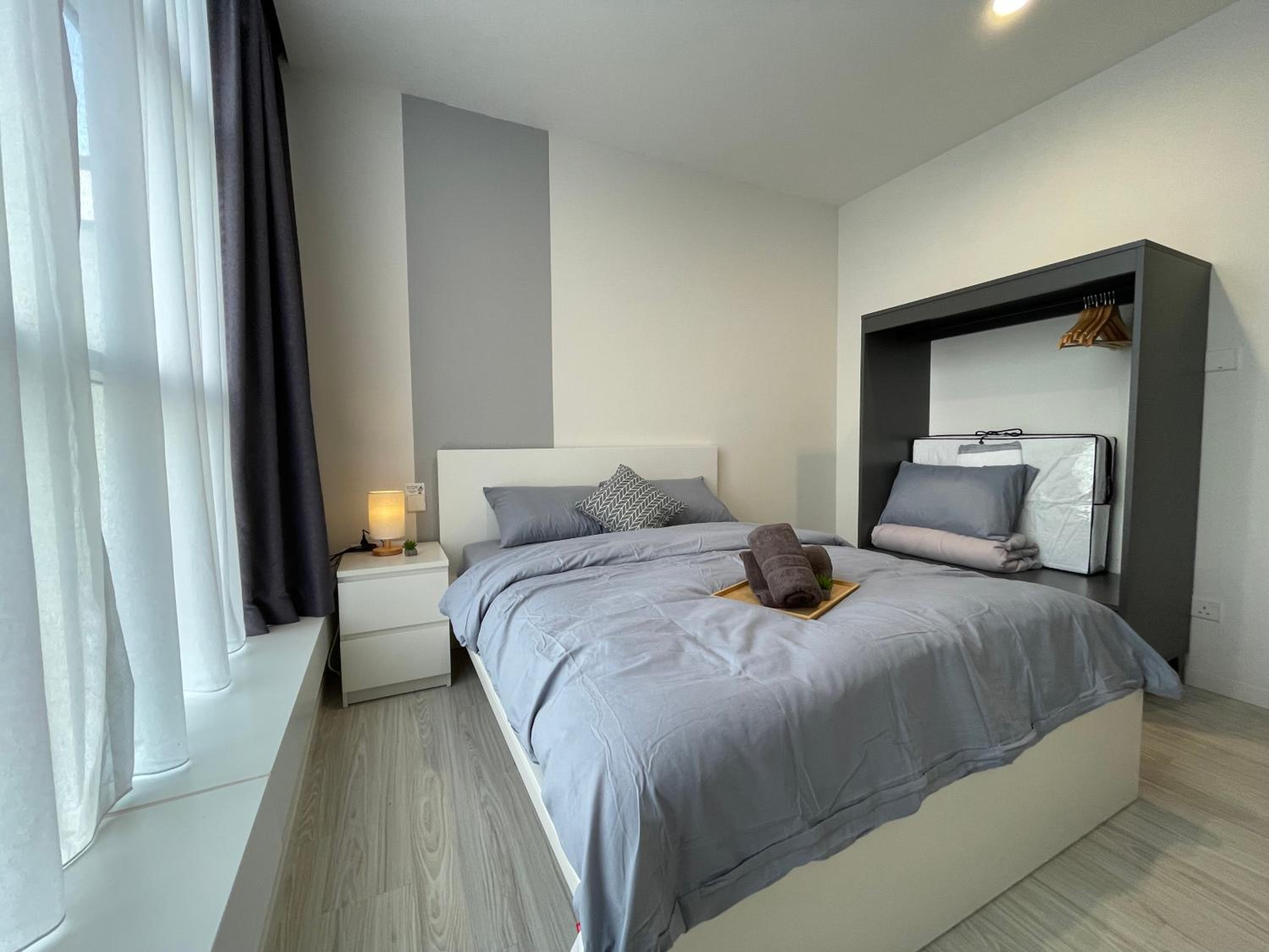 Luxe Suasana with Hot Tub by YoHome Homestay
