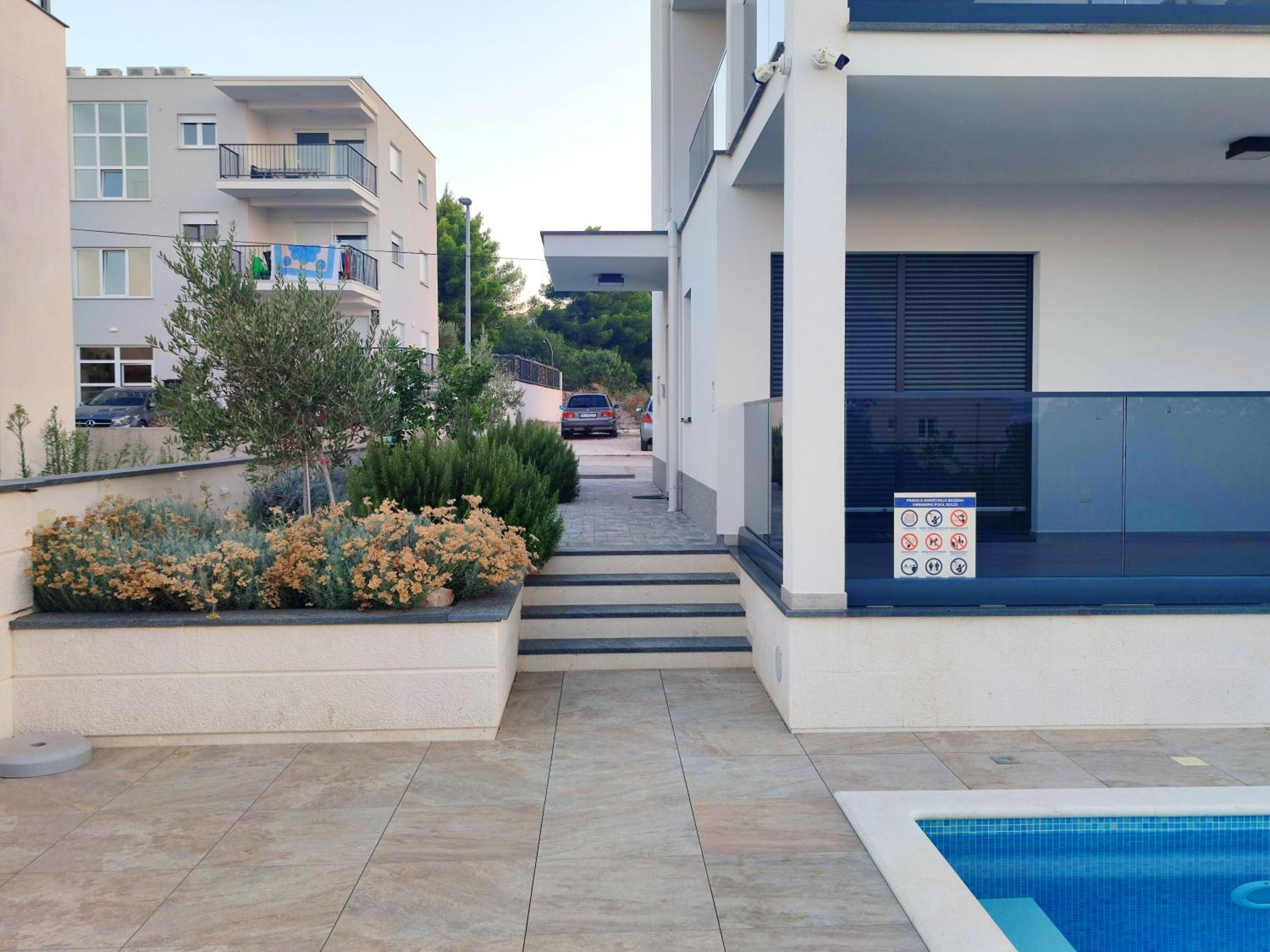 Luxury Apartment Hator view 2