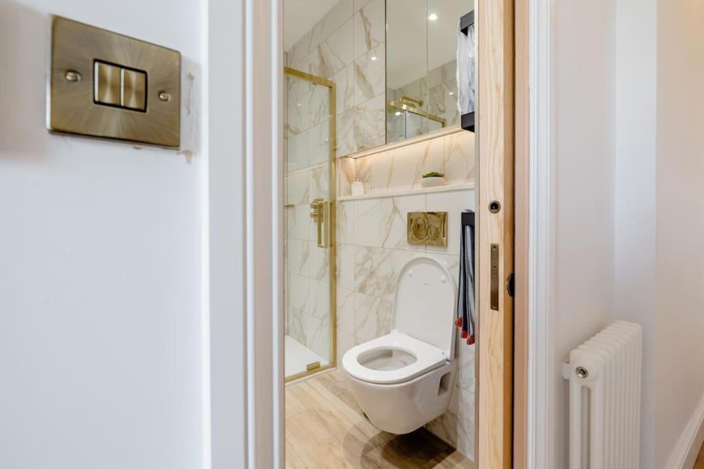 Luxury flat on Fulham/Chelsea border
