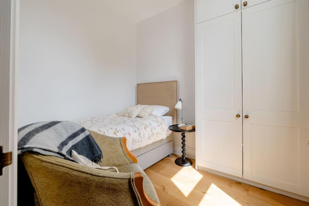 Luxury flat on Fulham/Chelsea border