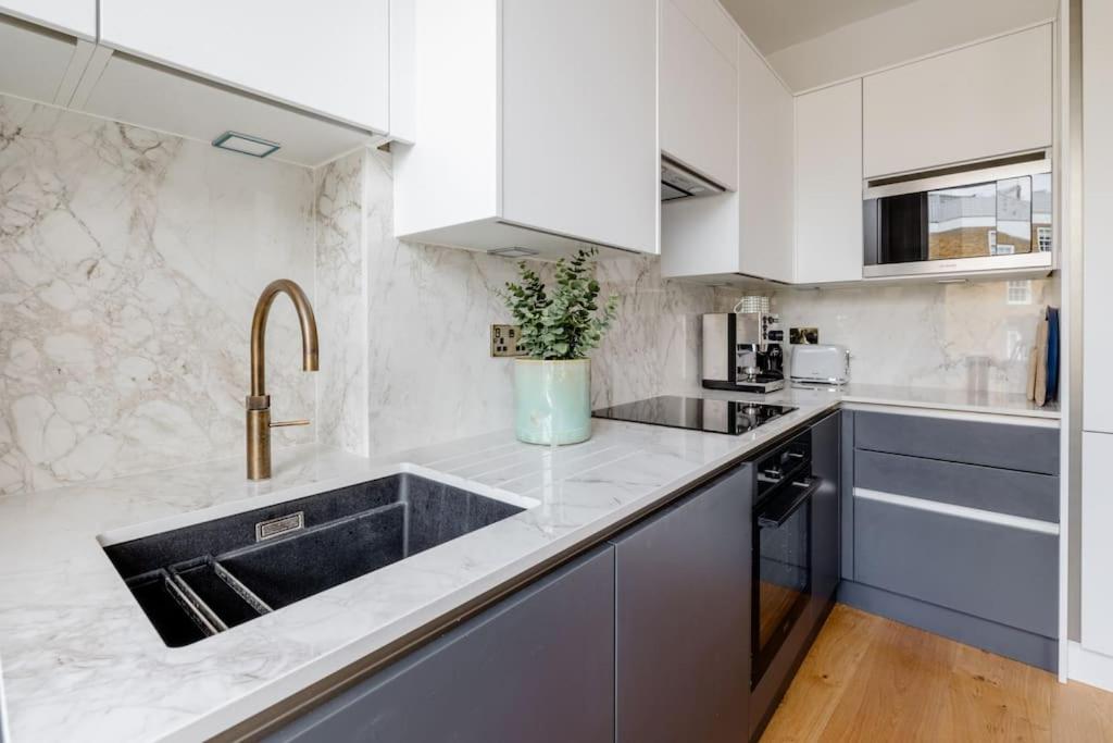 Luxury flat on Fulham/Chelsea border