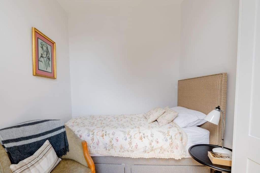 Luxury flat on Fulham/Chelsea border