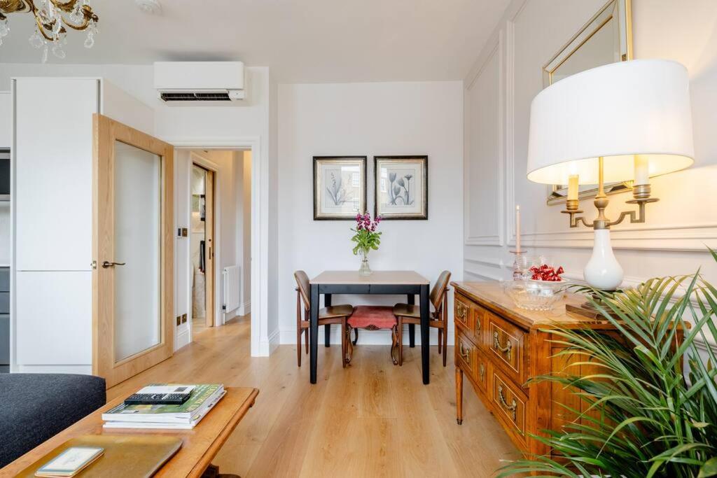 Luxury flat on Fulham/Chelsea border