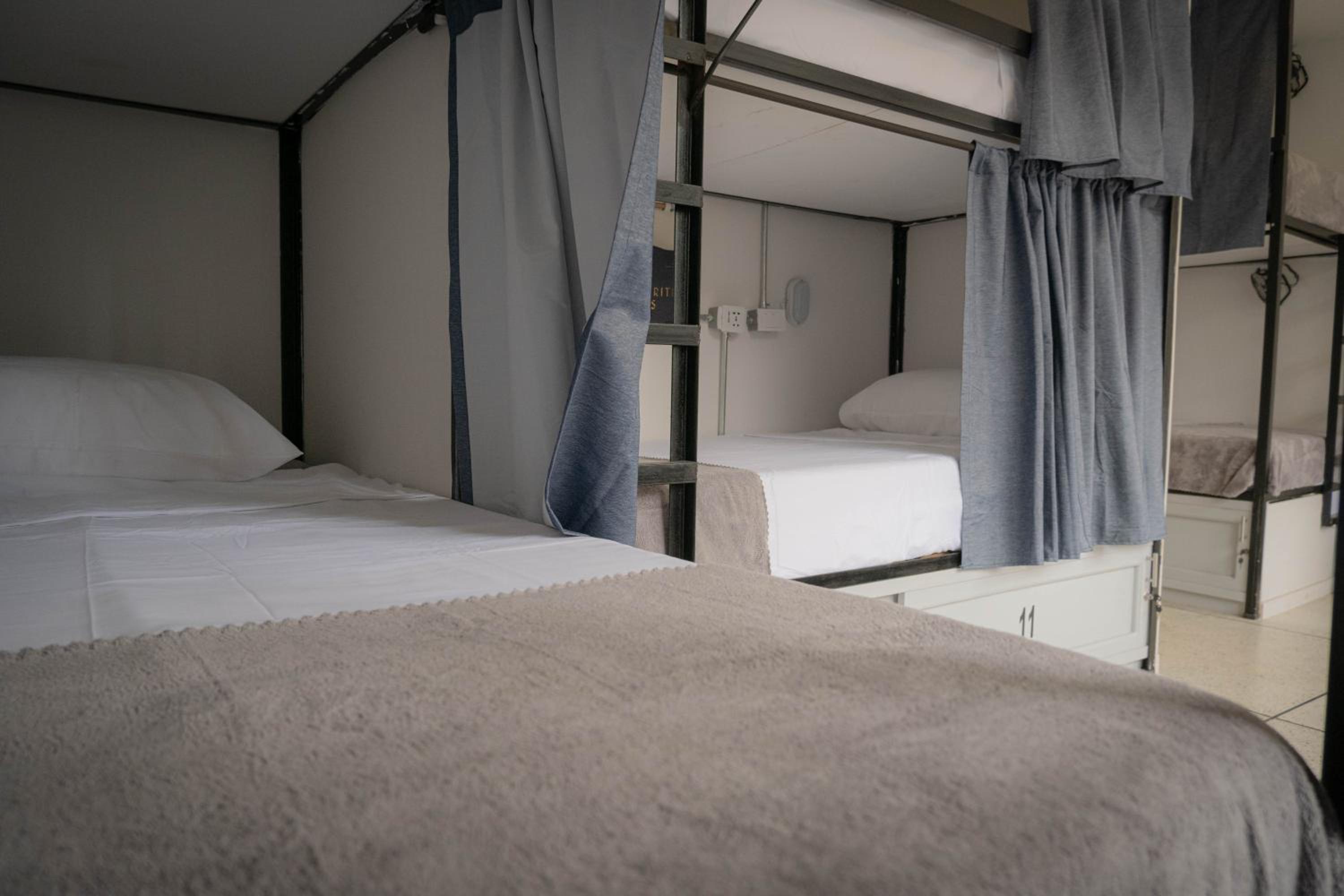DeRequka Hostel