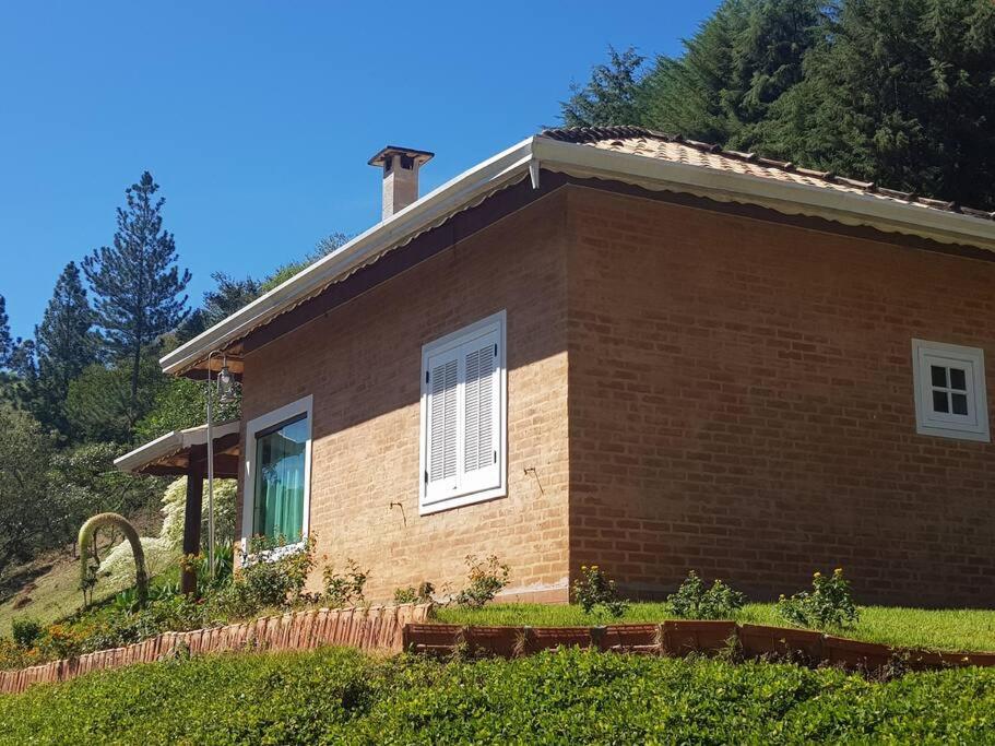Recanto dos Beija flores, Chalé Lantana c