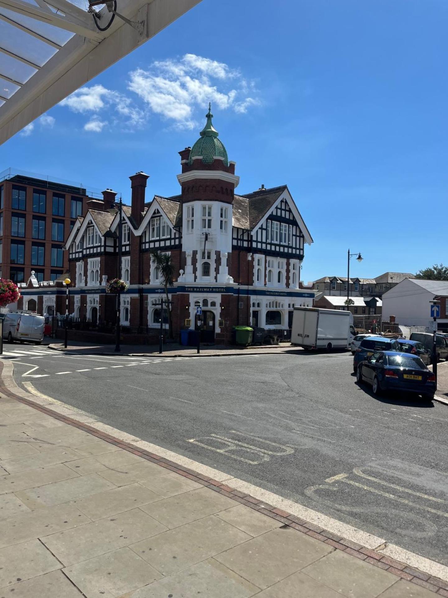 Worthing Vacations - The Railway Hotel Worthing - Property Image 4