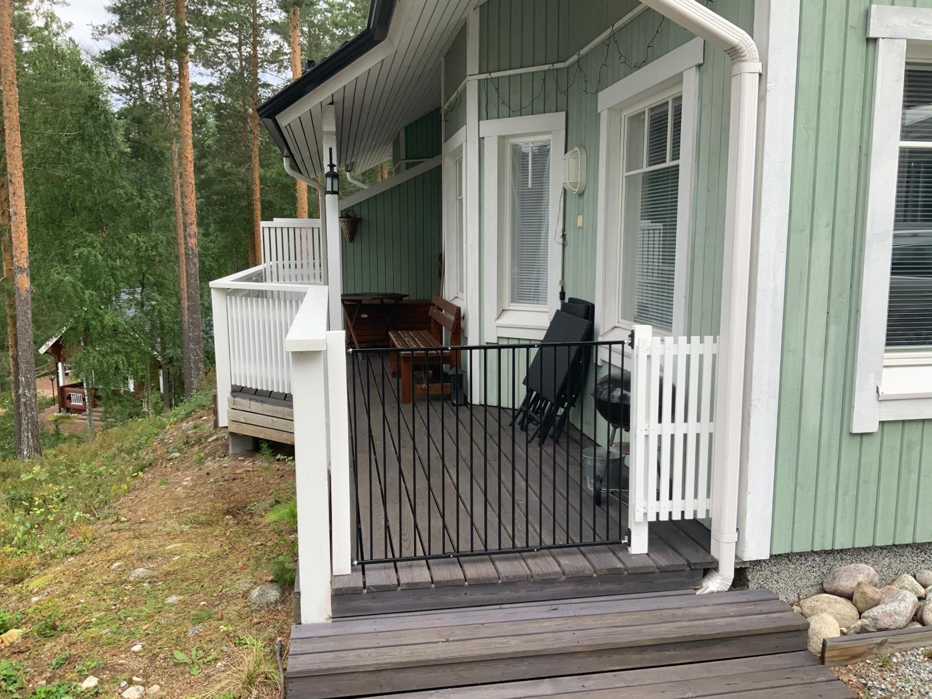 Saunaharju 5 järven rannalla