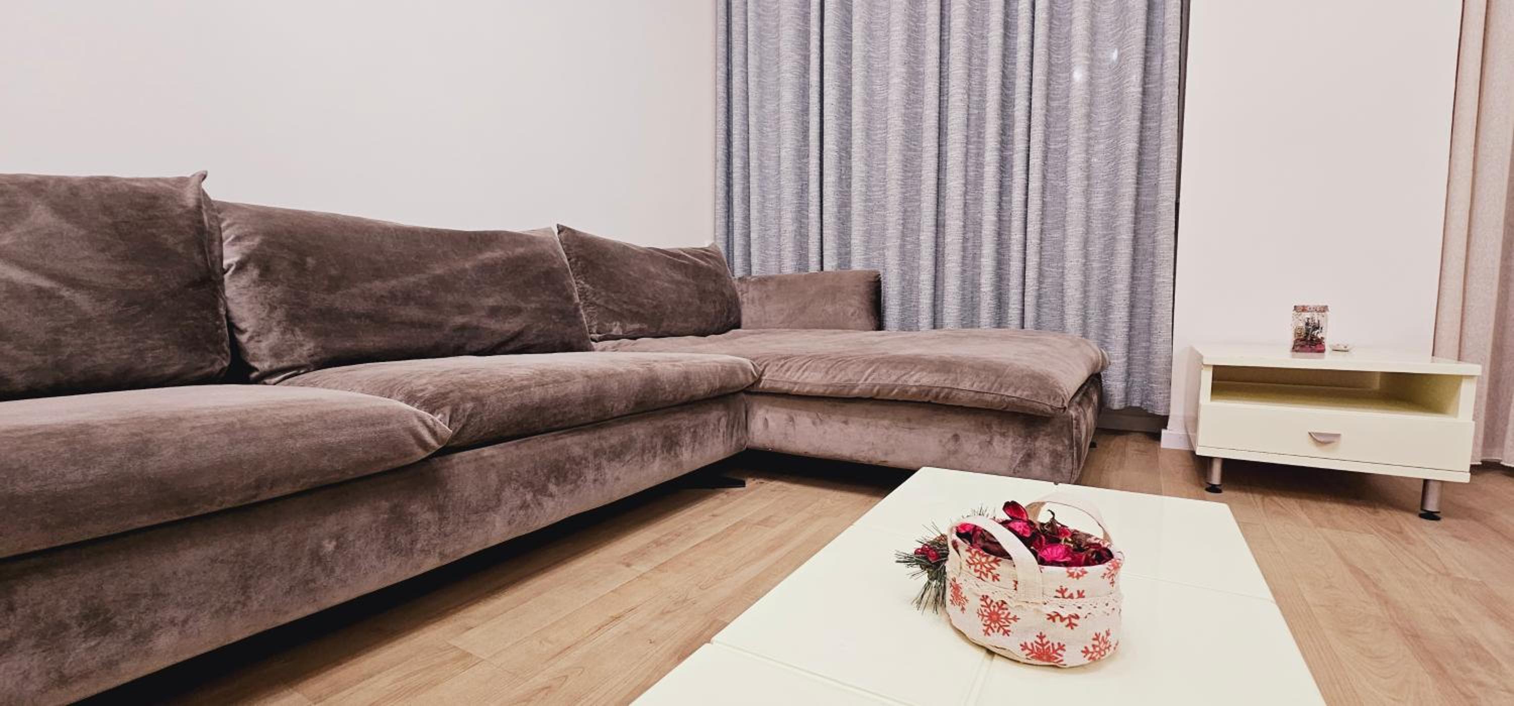 Discover Tirana from our 3-room apartment with free parking-Komuna e Parisit