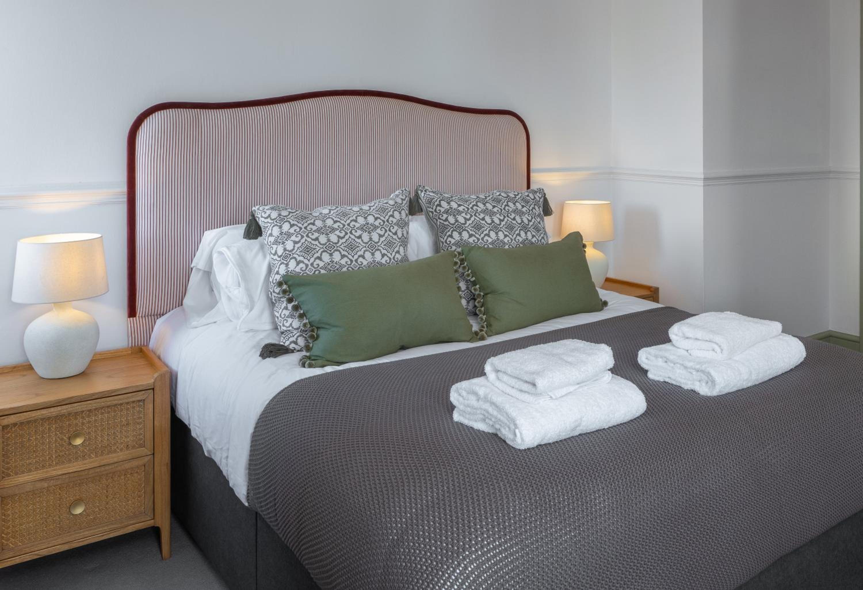 Worthing Vacations - The Railway Hotel Worthing - Property Image 3