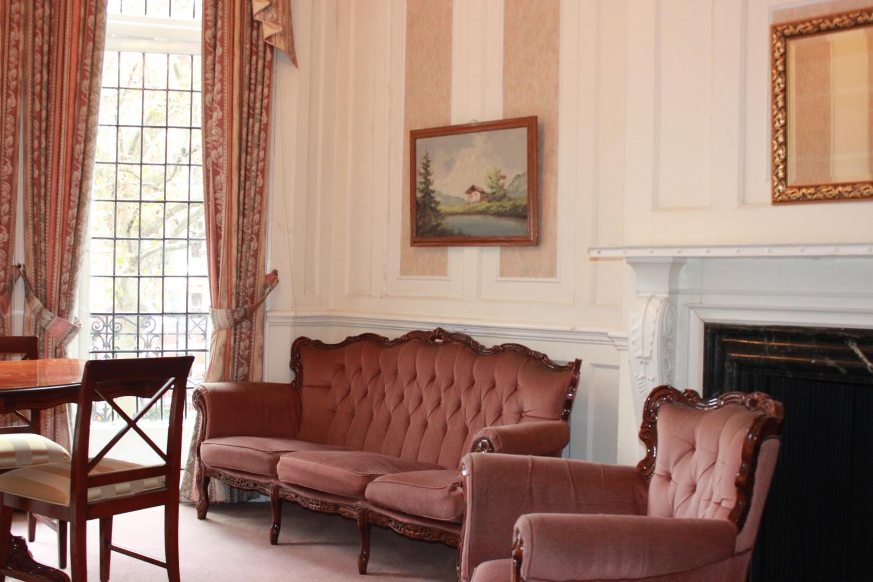 La Suite South