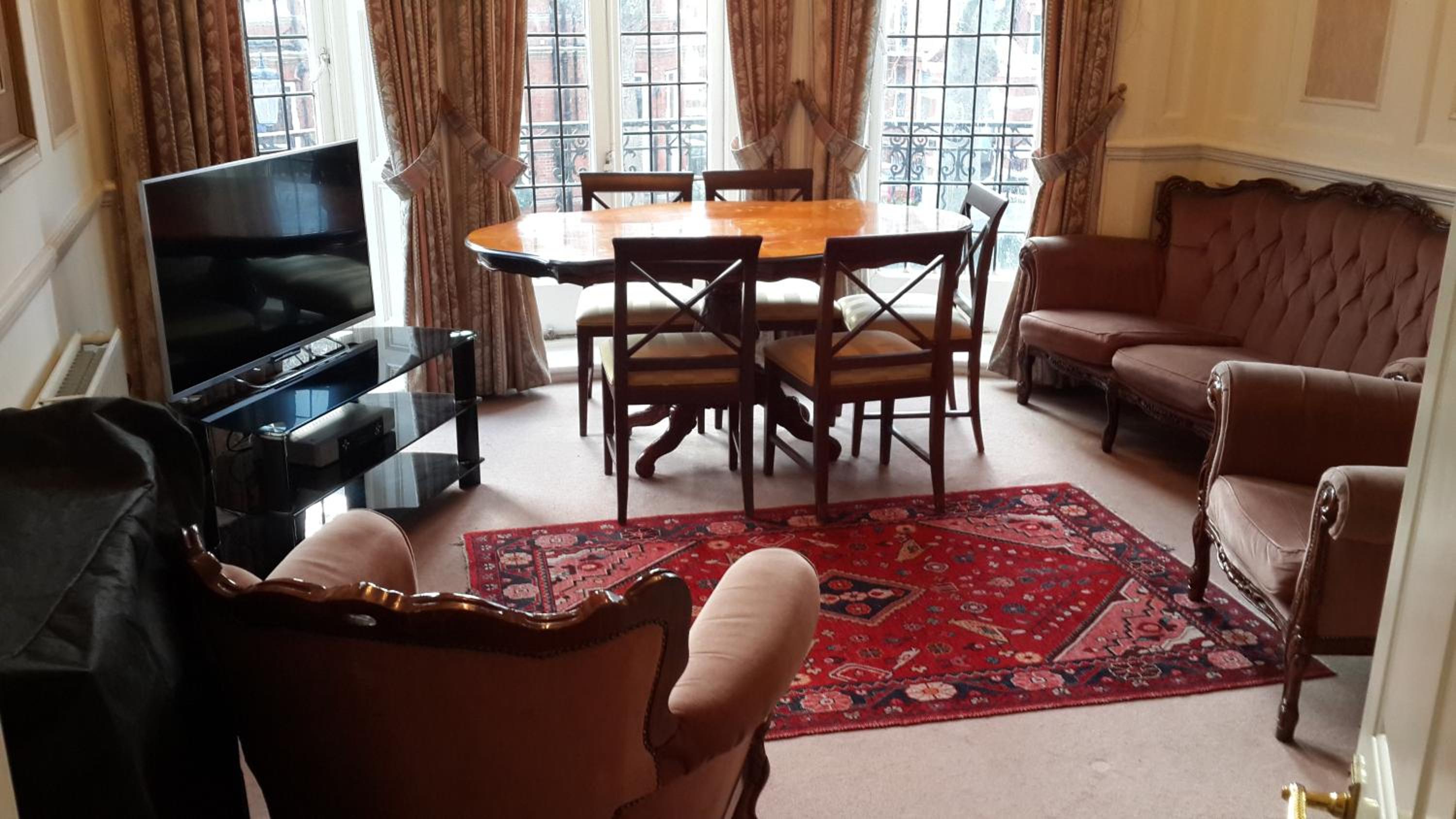 La Suite South