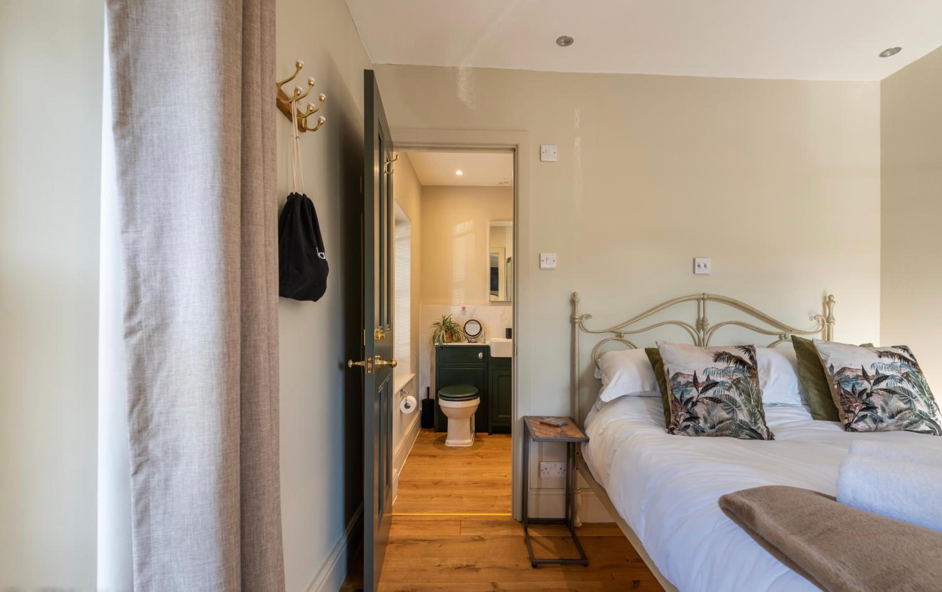 Holmleigh cottage