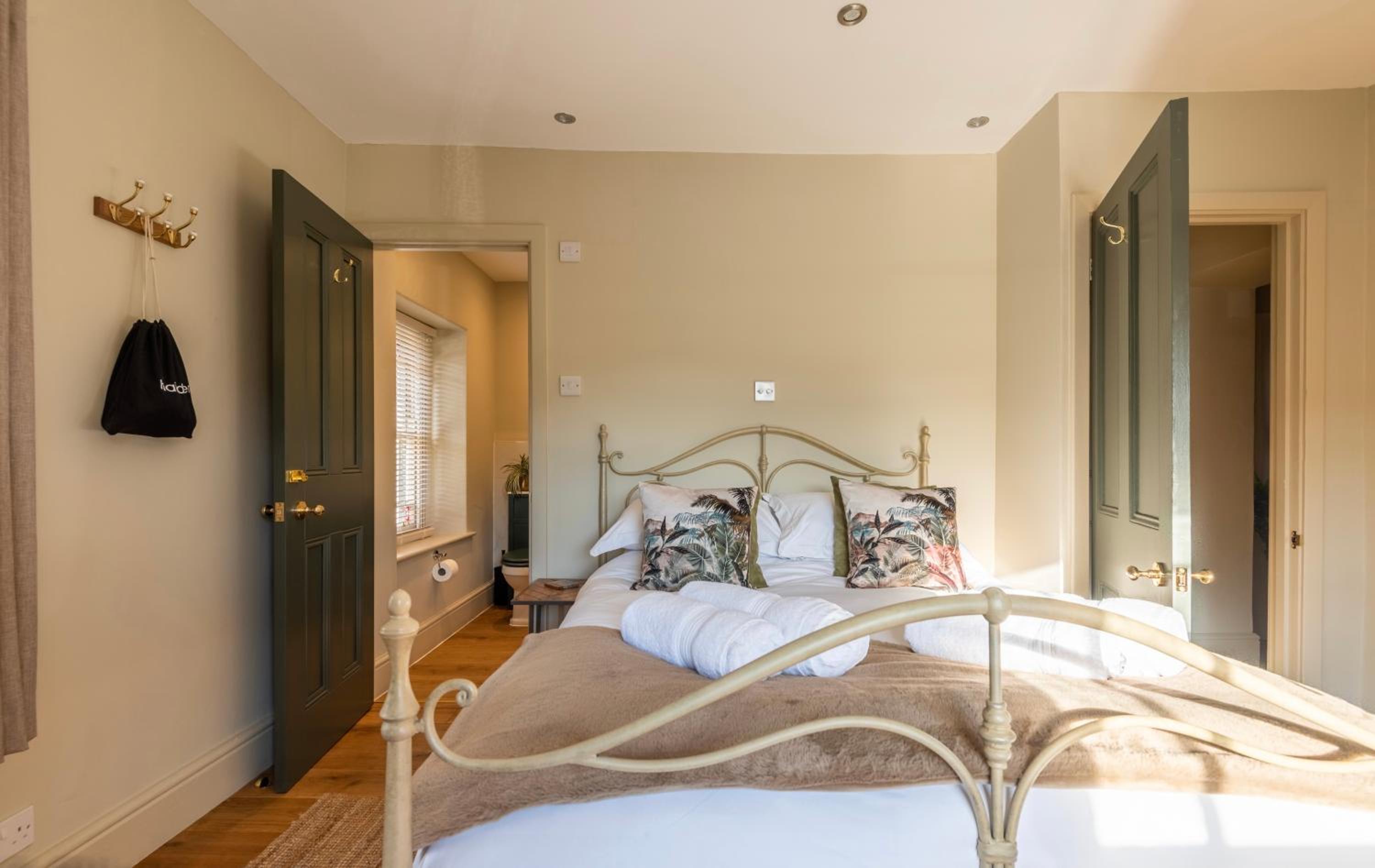 Holmleigh cottage