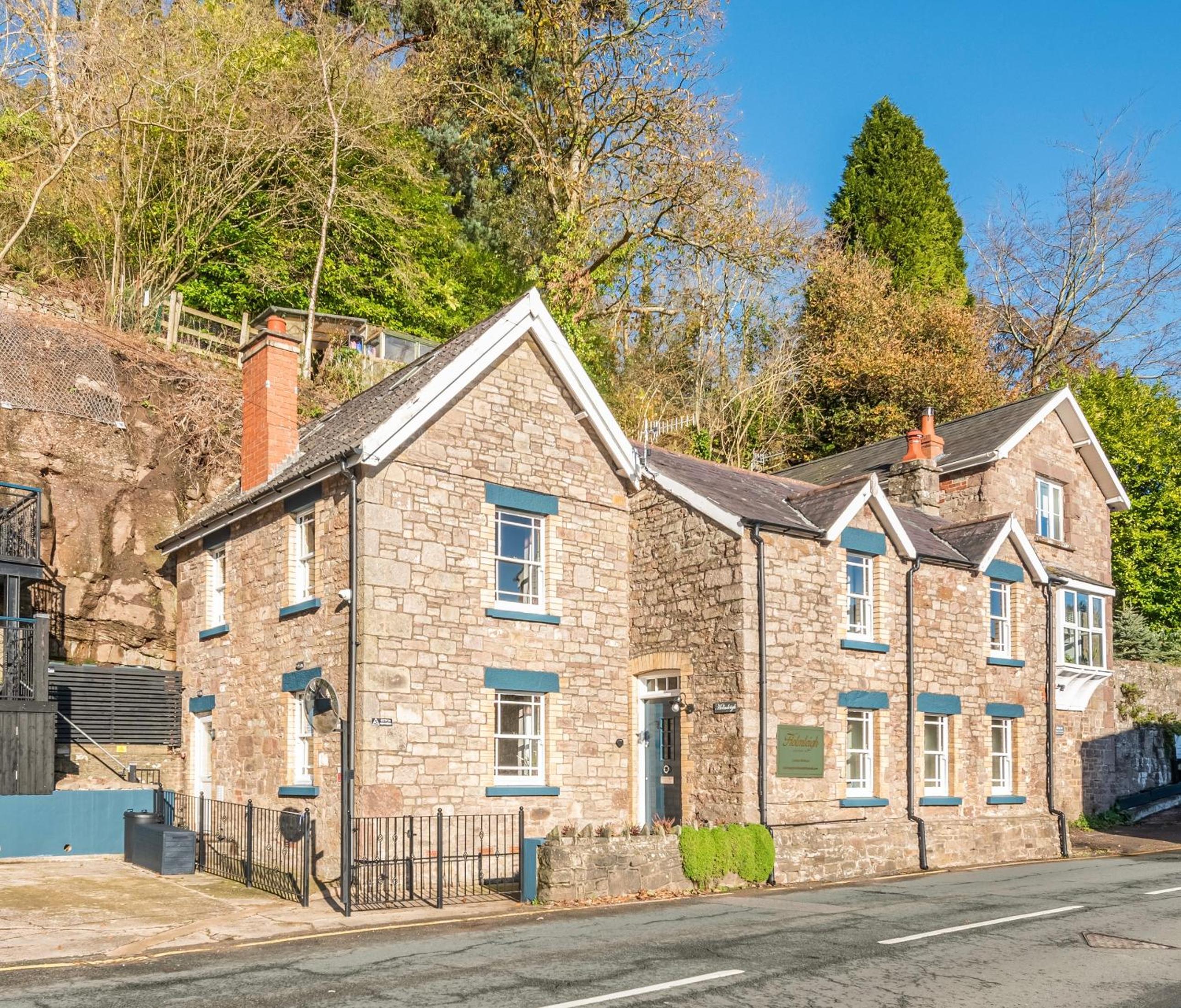 Holmleigh cottage