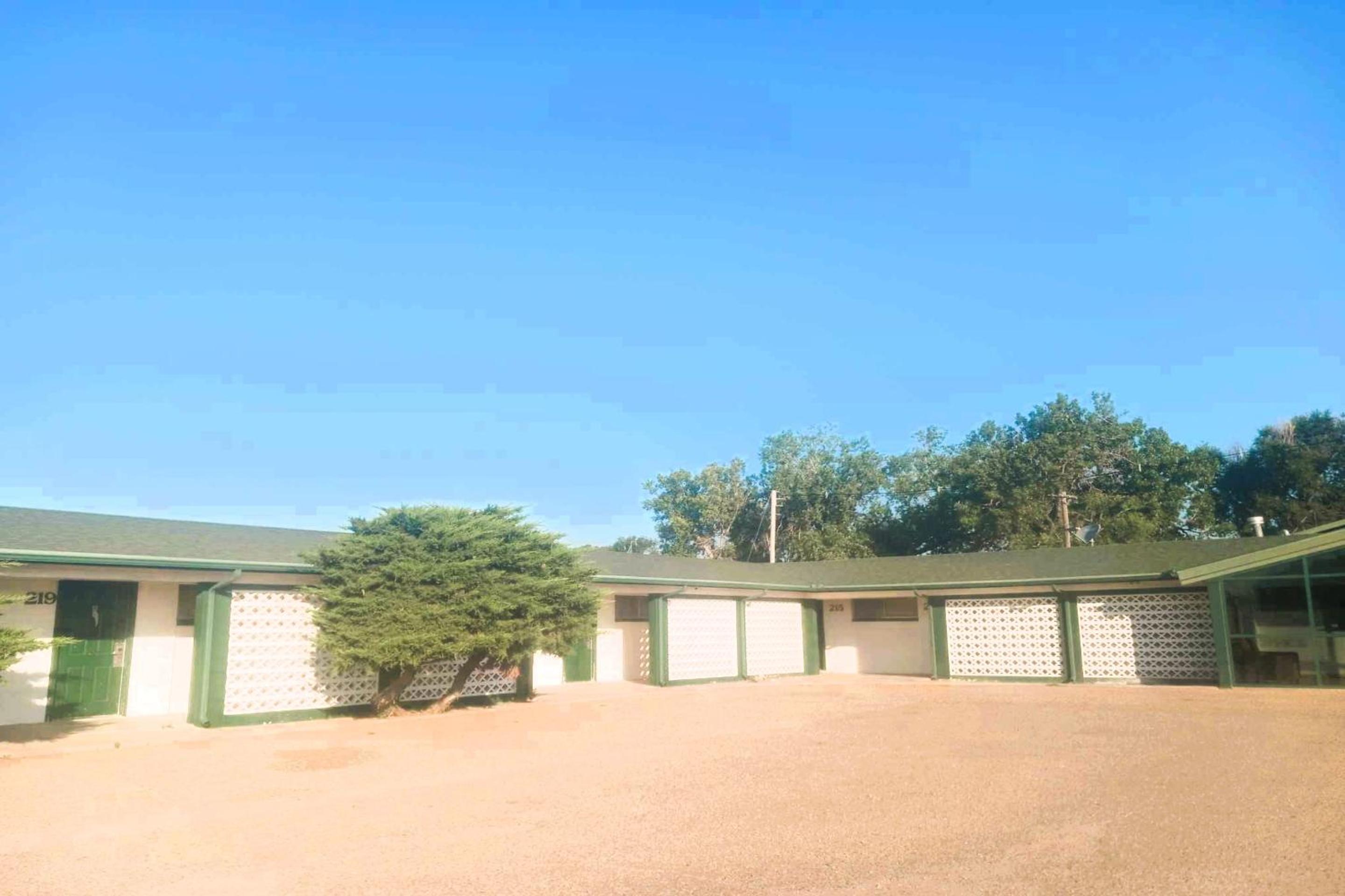 HomeTown Inn By OYO Lakin, KS - Property Image 4