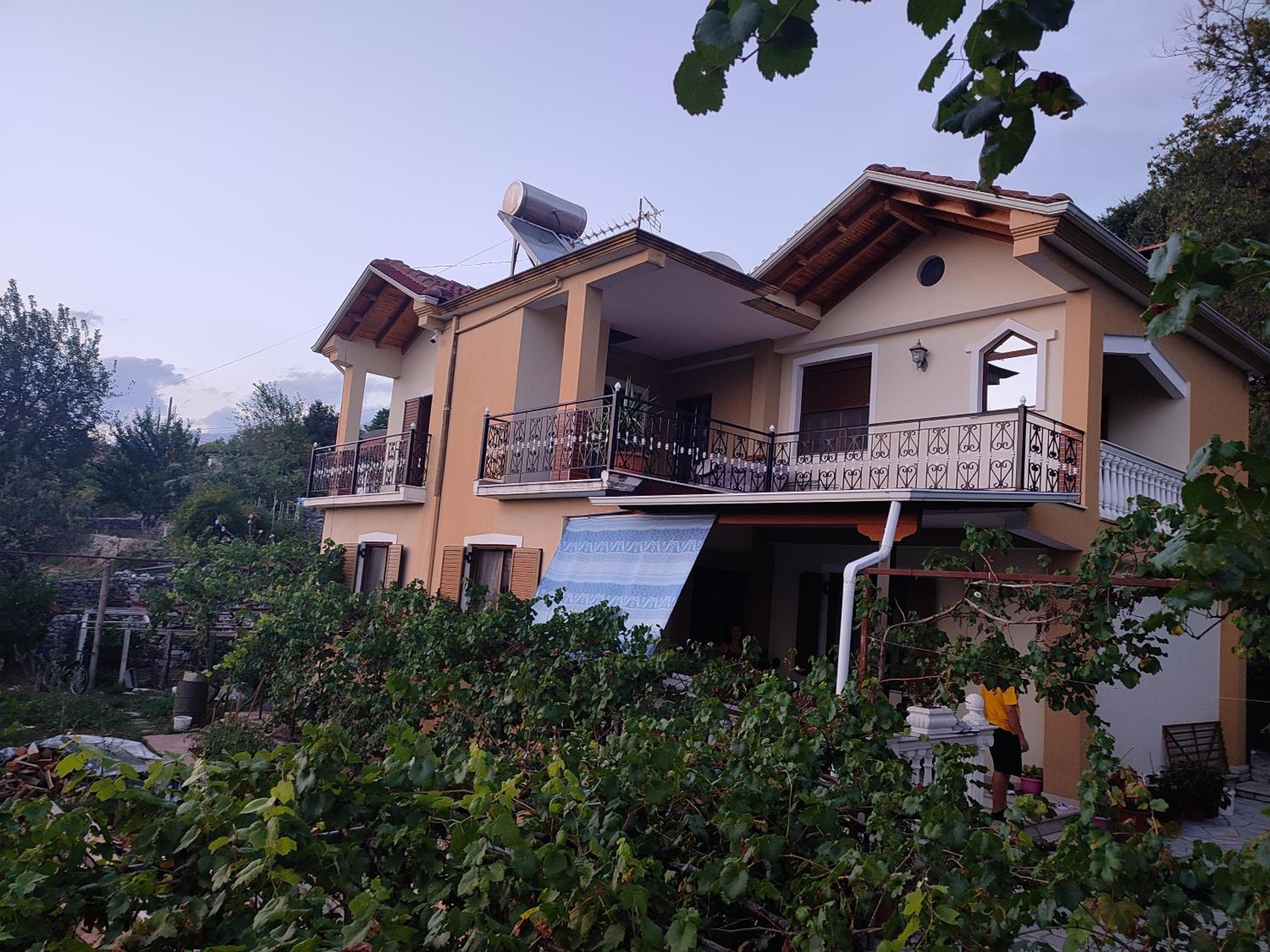 Tusuni Guest House