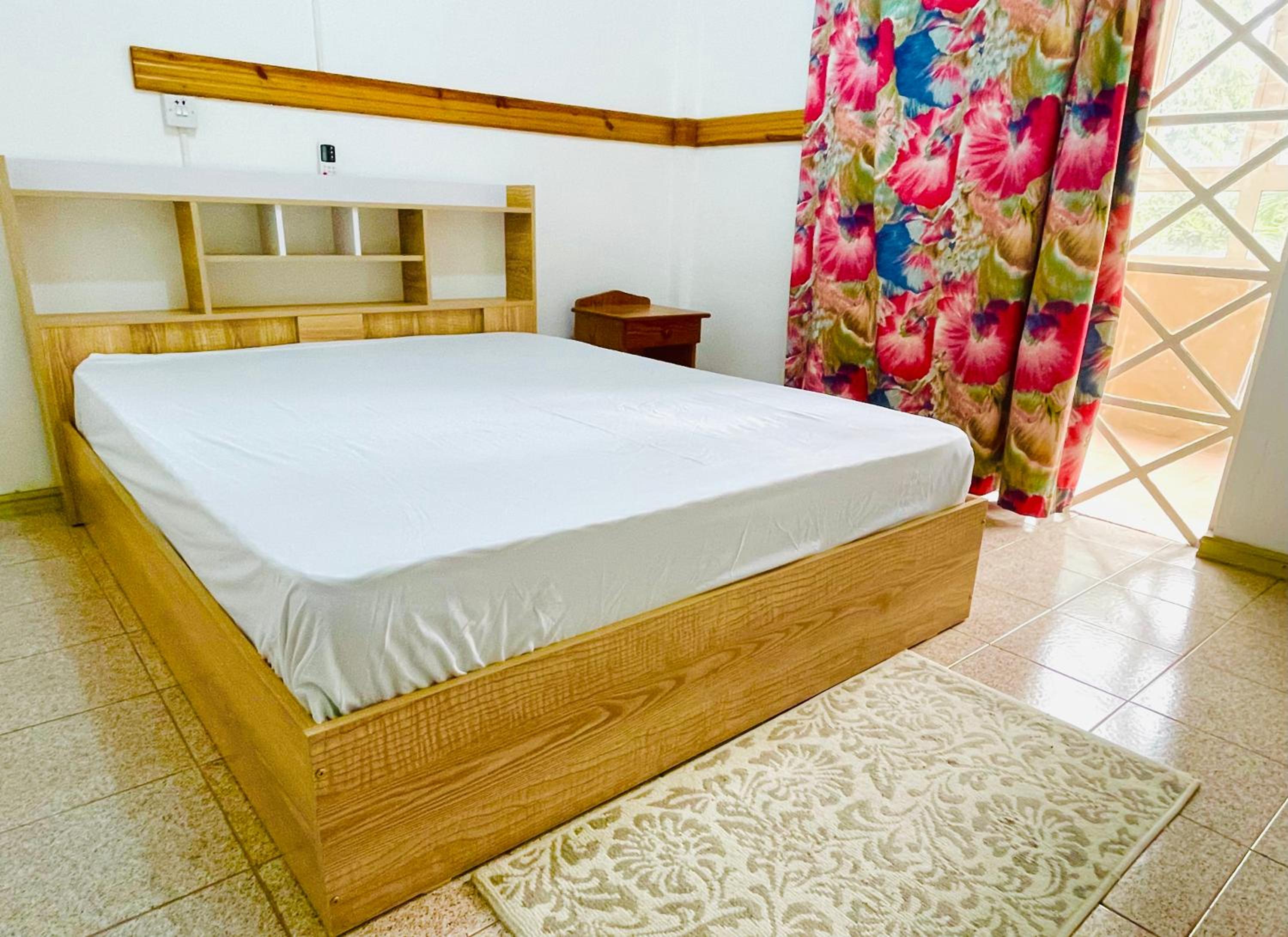 Lovely 2-bedroom condo close to the beach… view 2