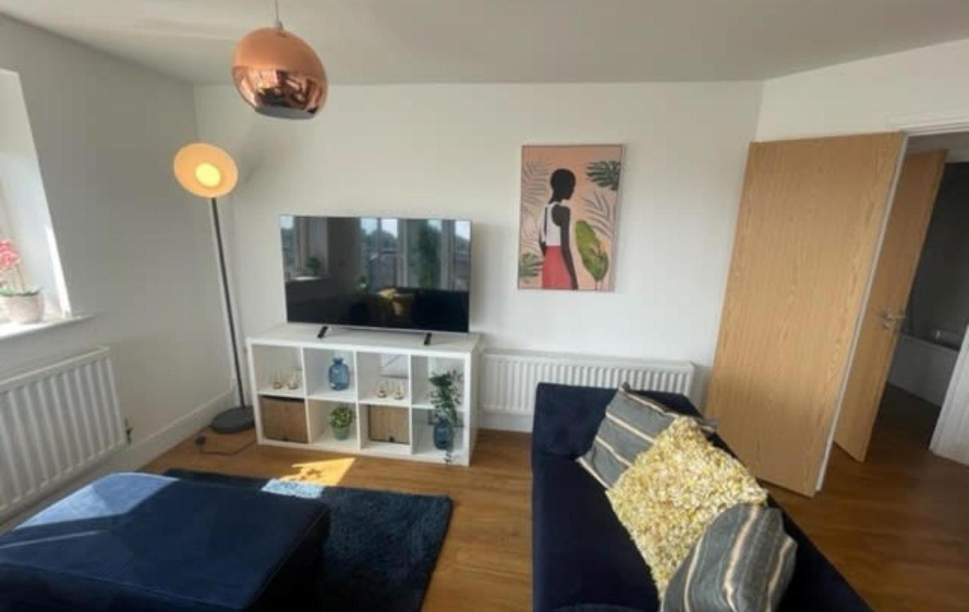 Maidenehad Spacious Spectacular and Modern 3 Bedroom 2 Bathroom Penthouse 14 view 4