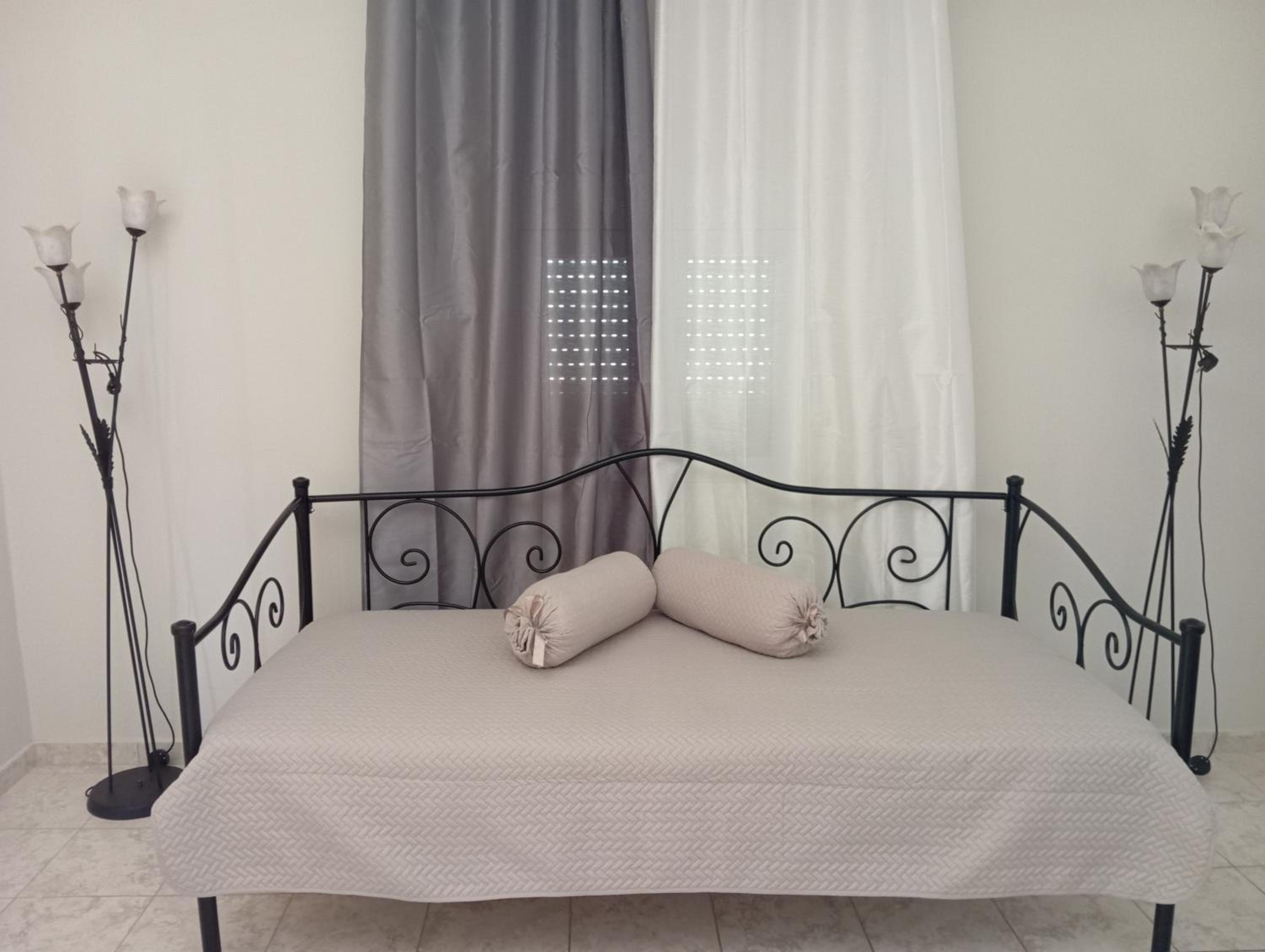 Alexia's Lux Home view 3
