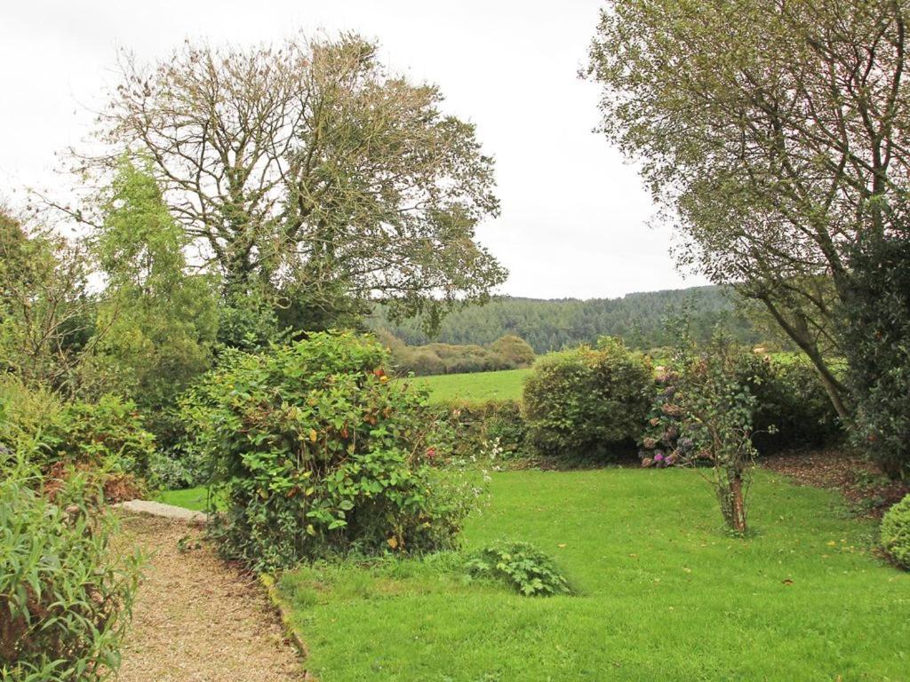 Meadowside Cottage, Characterful Grade 2 Listed Cottage near to Wadebridge and Padstow view 3