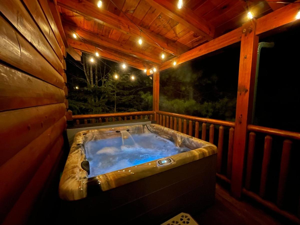 Elegant & Cozy Cabin Near Pigeon Forge view 2