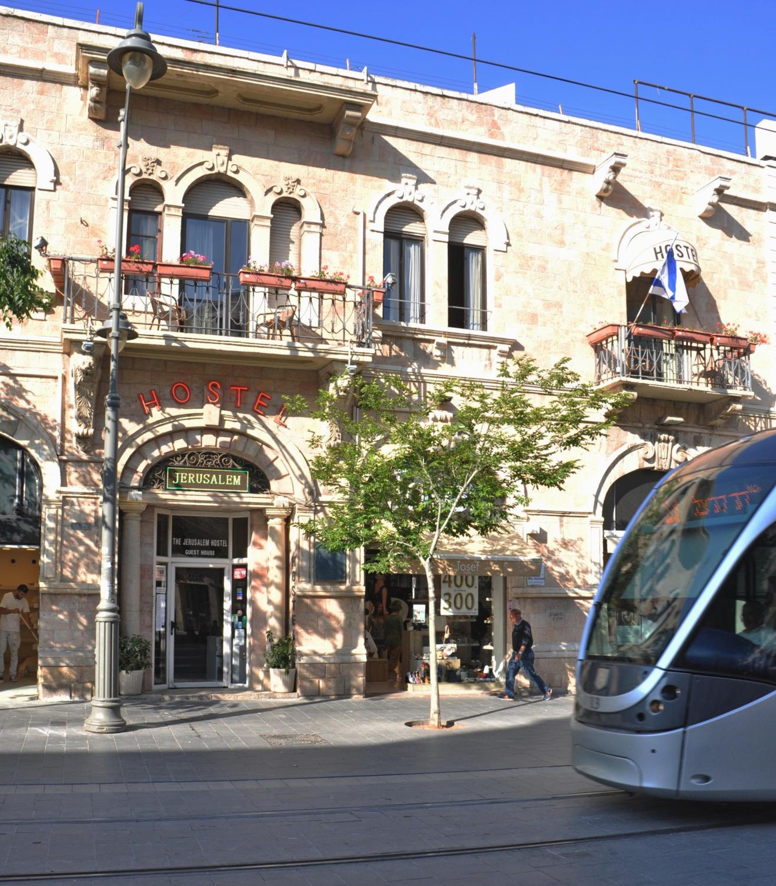 Ron Hotel
