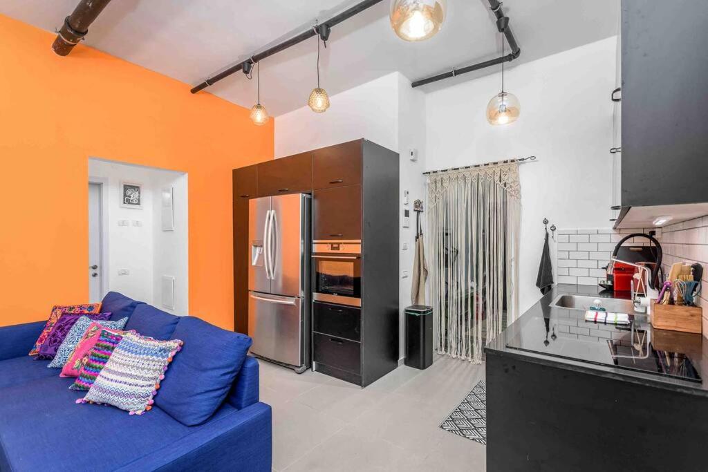 Modern and Color 2BR/2Bath by Carmel Souk view 5