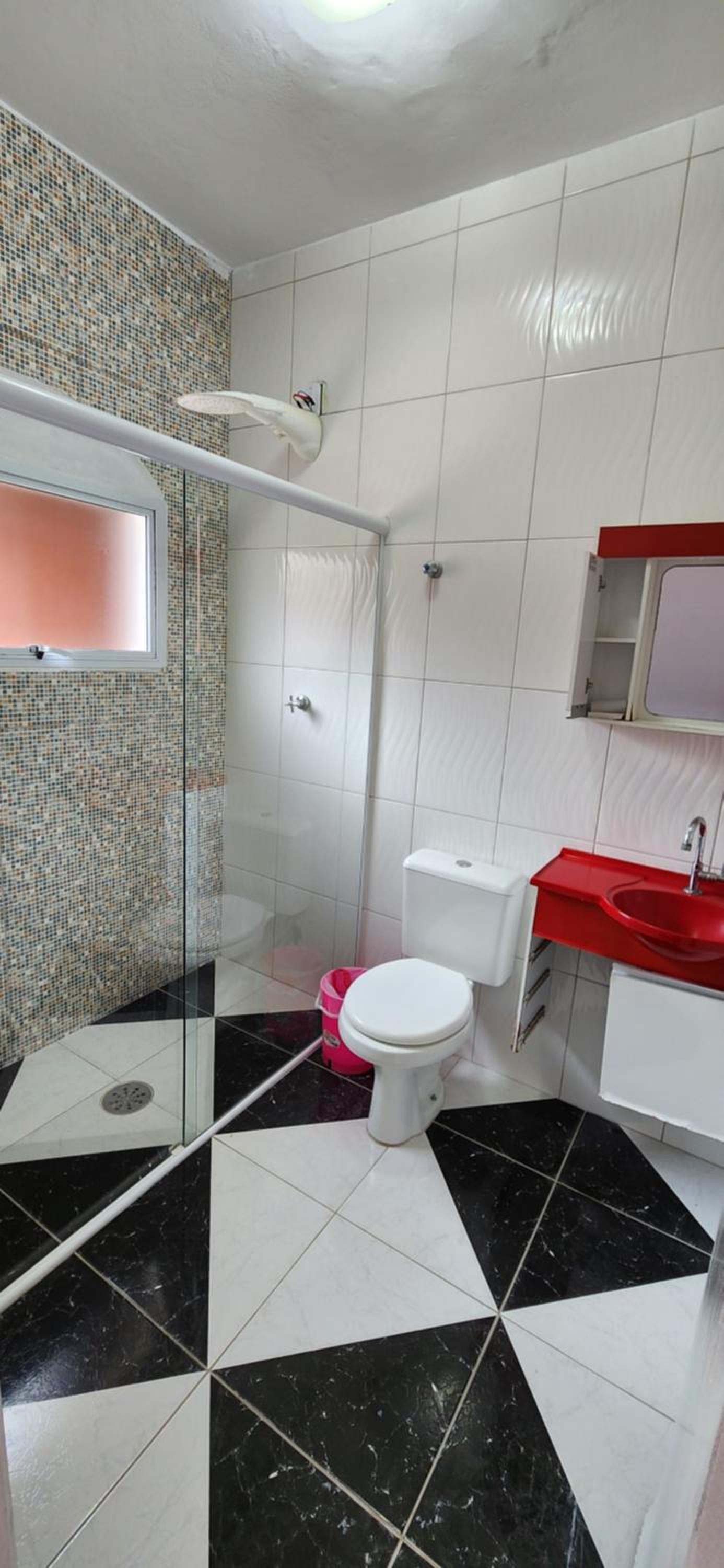 Casa em Caraguatatuba com piscina e churrasqueira