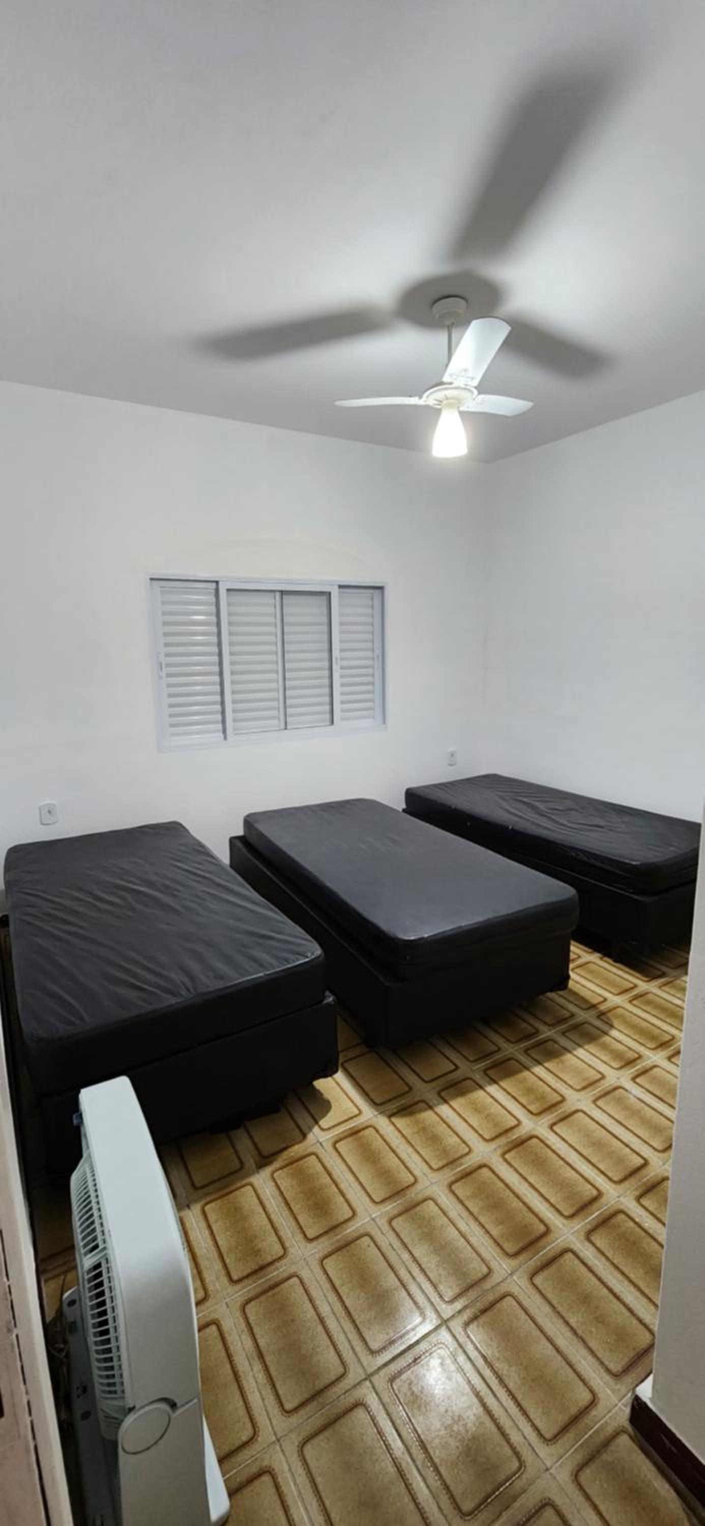 Casa em Caraguatatuba com piscina e churrasqueira