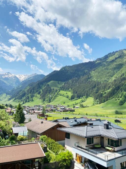 Schöne Wohnung, zentral, mit Panorama-Aussicht