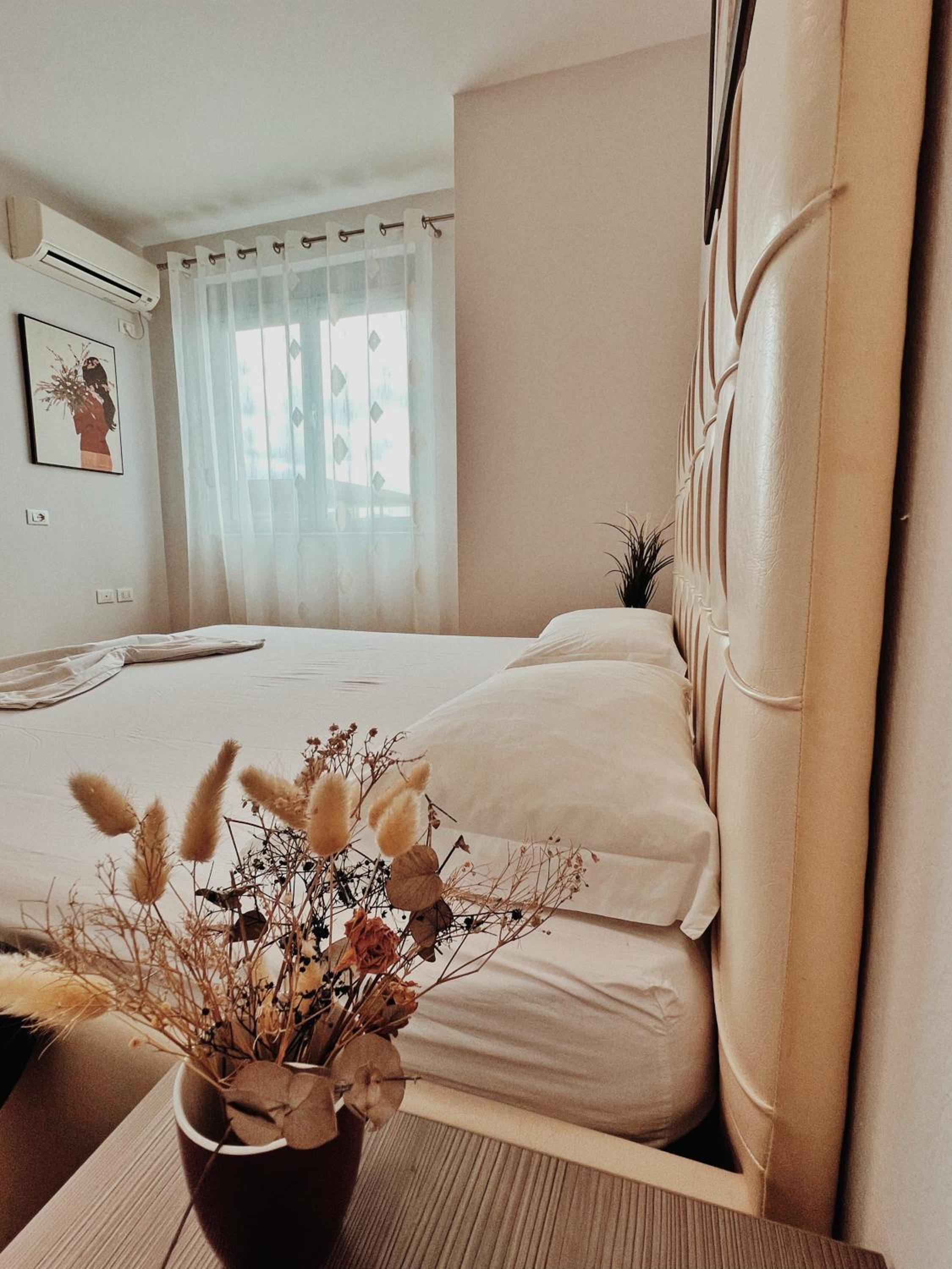 Cozy Rooftop Apartment - Your home, away from home!