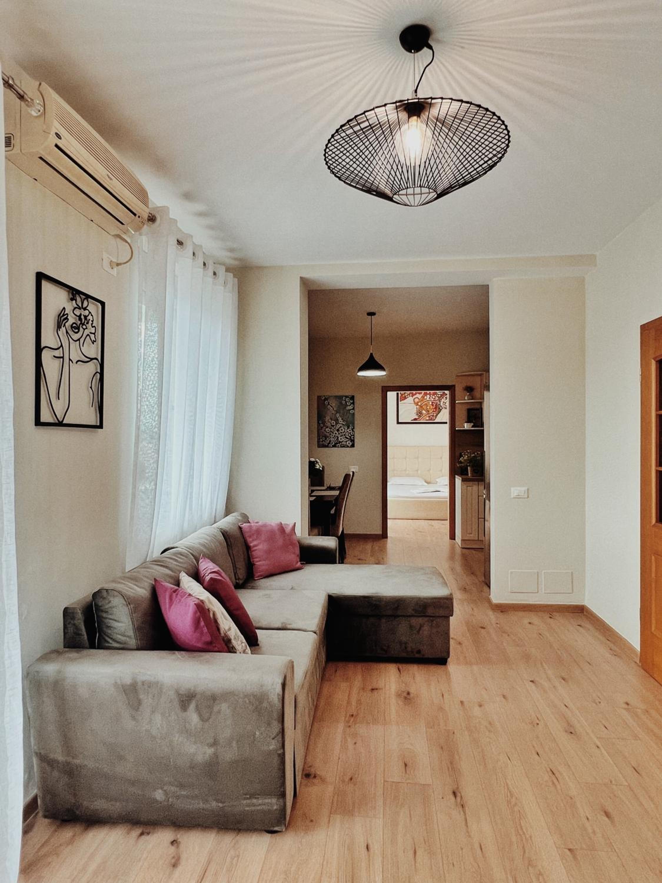 Cozy Rooftop Apartment - Your home, away from home!