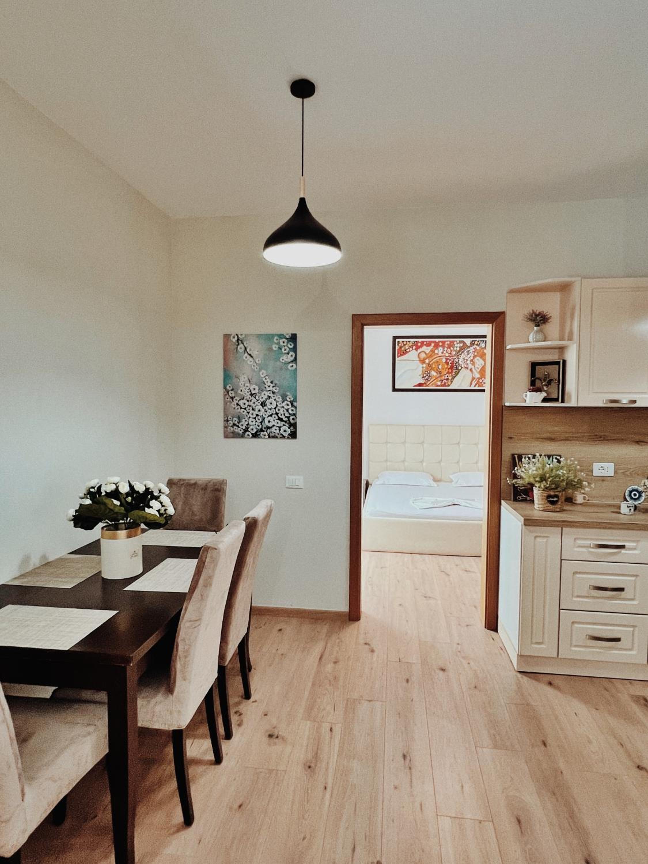 Cozy Rooftop Apartment - Your home, away from home!