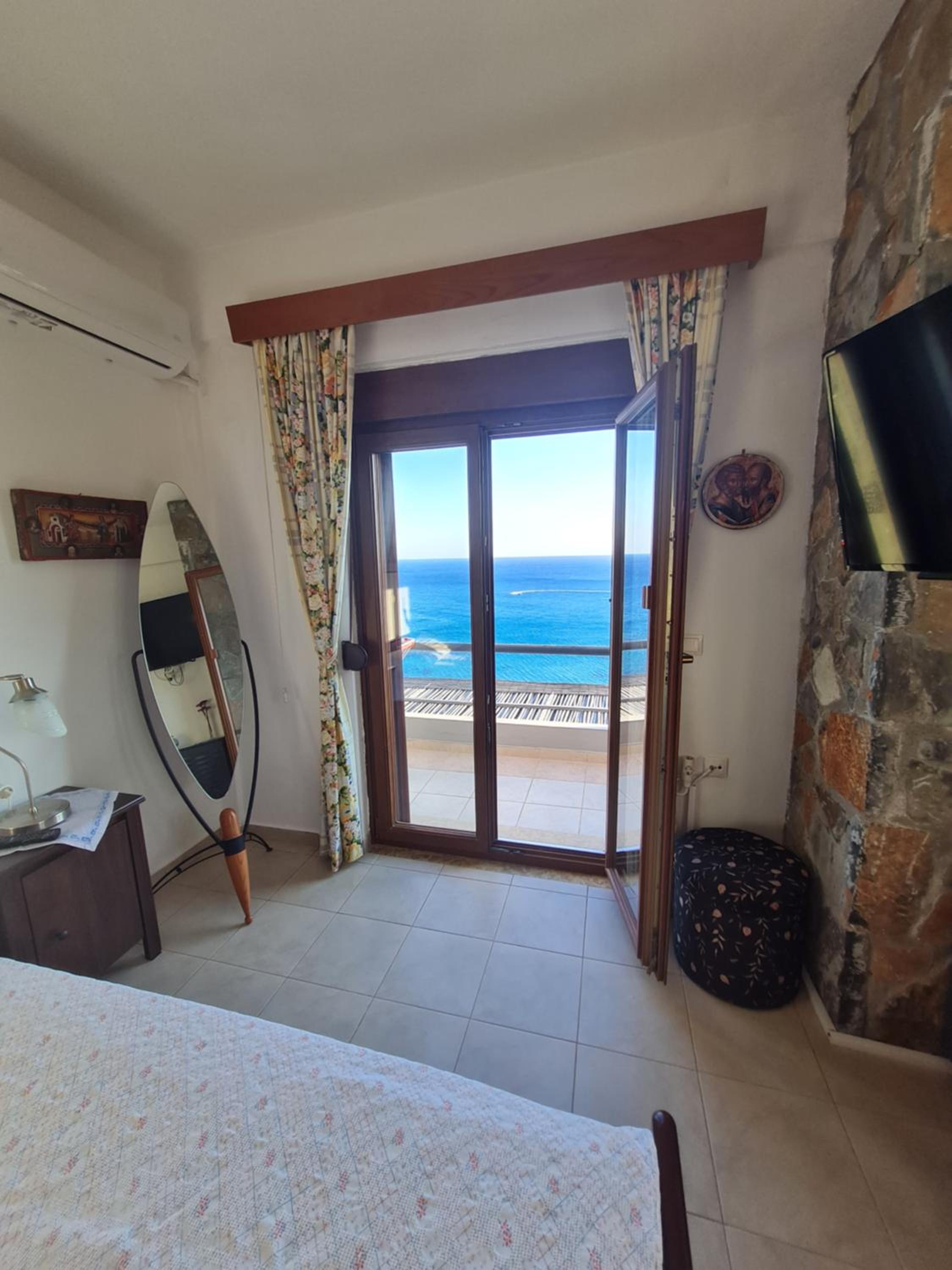VILLA PETRINO