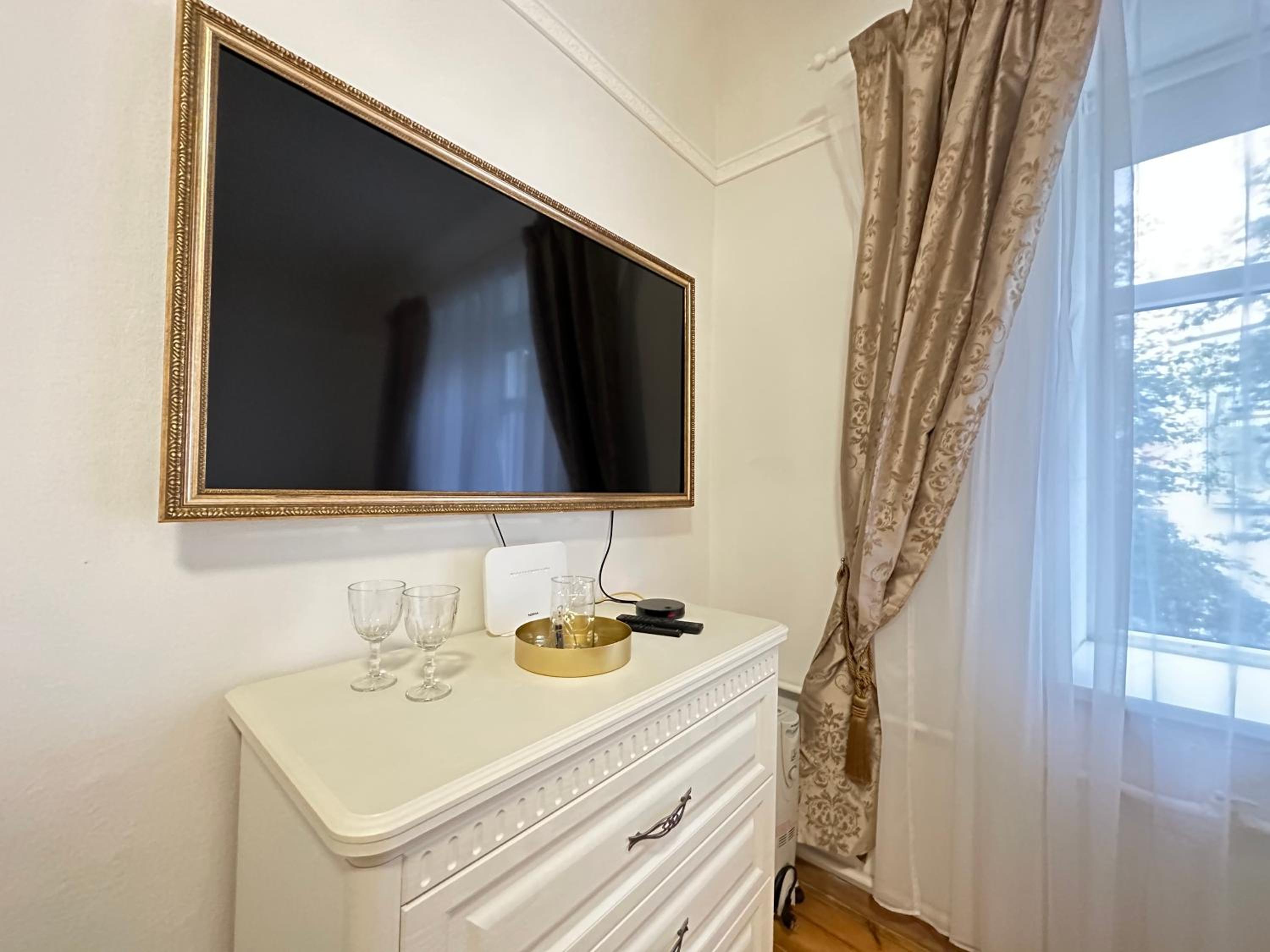 Čaka Street Royal Apartment 42 view 5