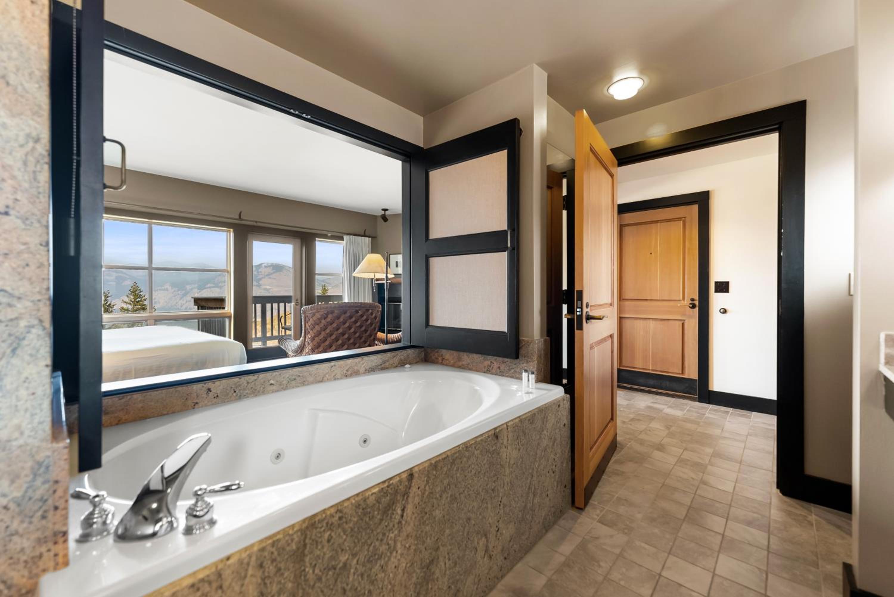 Sun Mountain Lodge