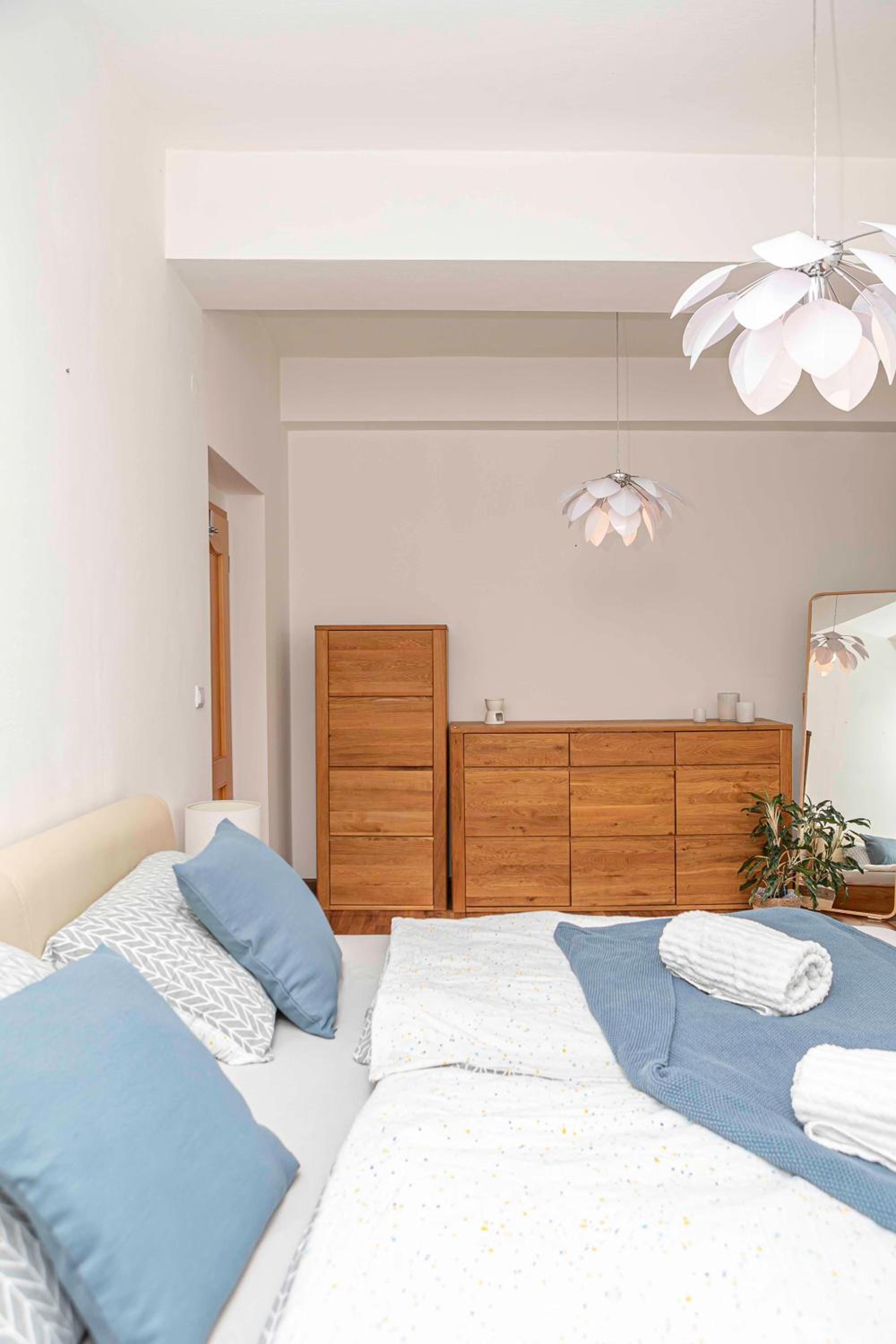 Castle View Apartment with free parking