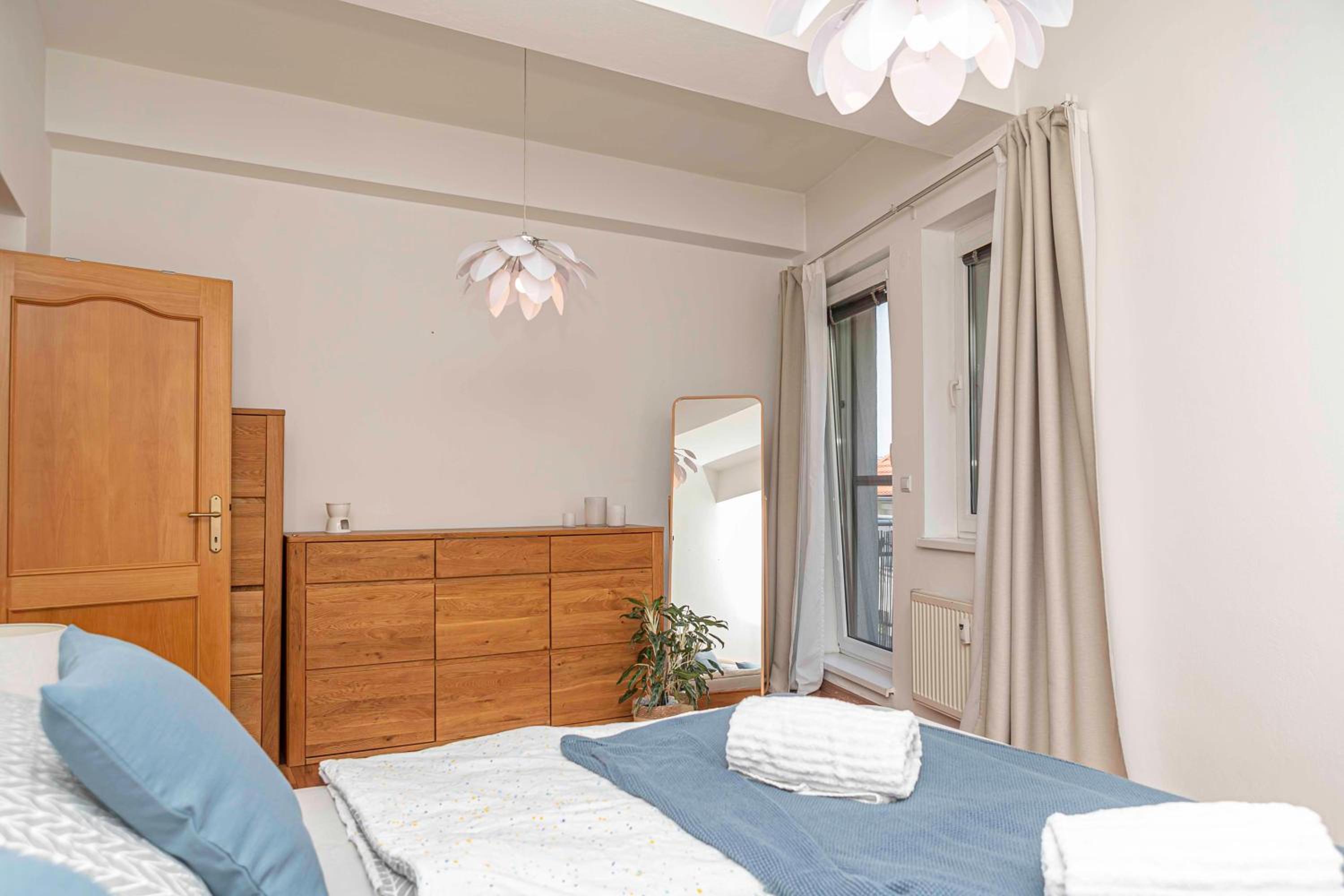 Castle View Apartment with free parking