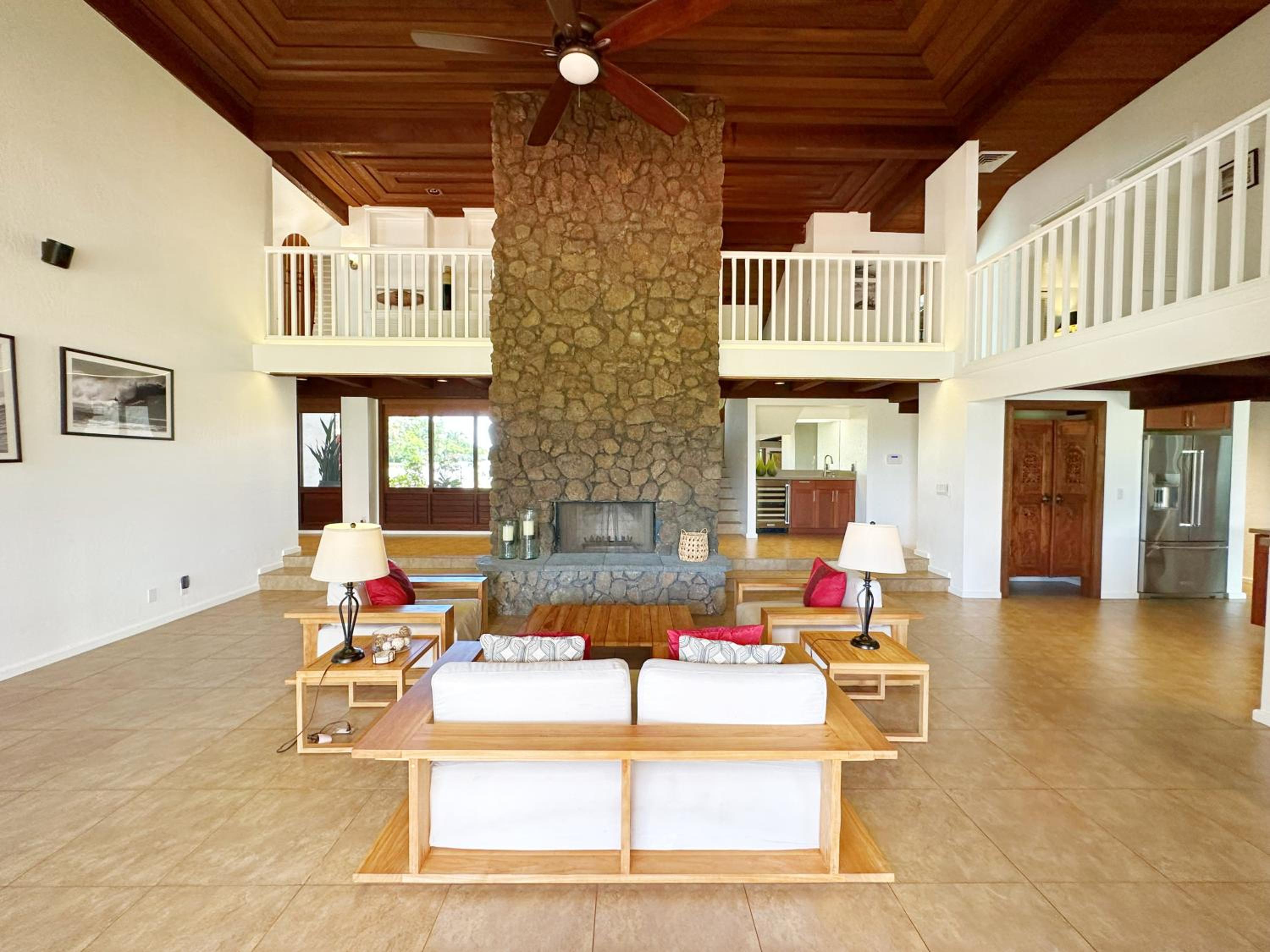 Coral Hale 5br 3ba Luxury Home, AC, Hot Tub and Stunning Views view 2