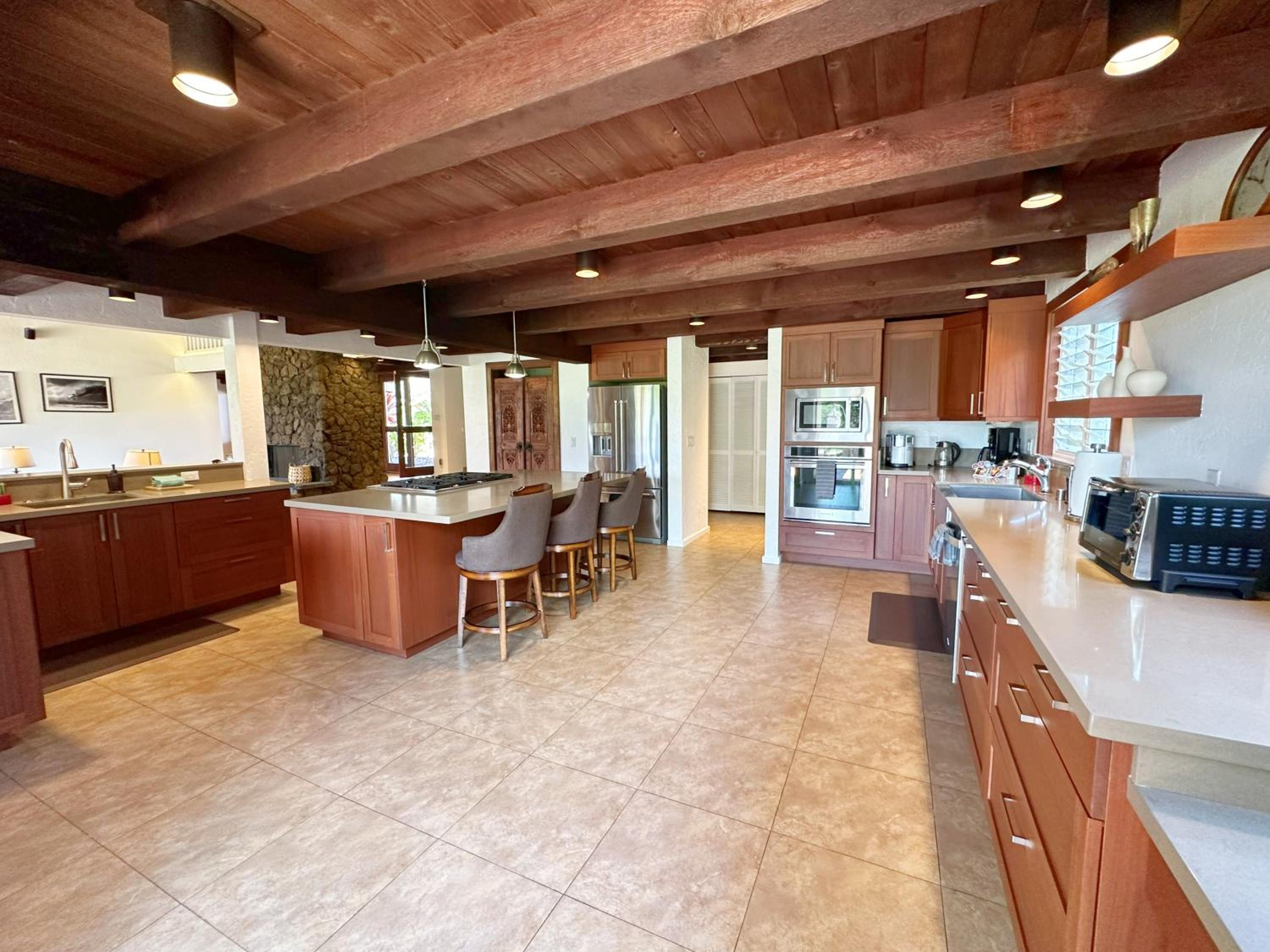 Coral Hale 5br 3ba Luxury Home, AC, Hot Tub and Stunning Views view 5